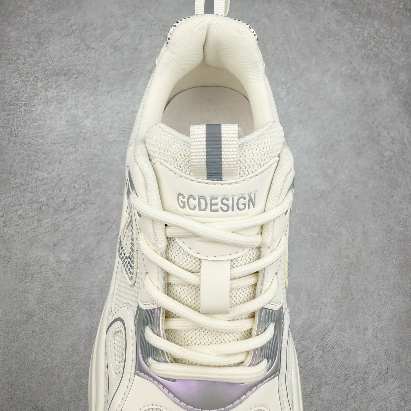 图片[5]-GG-CC 2025新款厚底增高休闲运动老爹鞋系列 广东大厂出品 7CM厚底增高 星河粒子 银白粉色 银角大王 完美细节 25ss春季新款厚底增高 大长腿 时髦look轻松定格 不费力展现率性氛围 高档银盒 酷帅机能风不规则设计大底 拼色造型设计 轻便舒适百搭 GGCC银白配色好温柔 三层组合月牙底 柔软有弹性的月牙底和增加舒适度显腿长的7cm增高 长时间走路和站立都不累脚舒适度和少女感 厚底增高 不管怎么搭都好看~尺码：35 36 37 38 39 40-选品中心