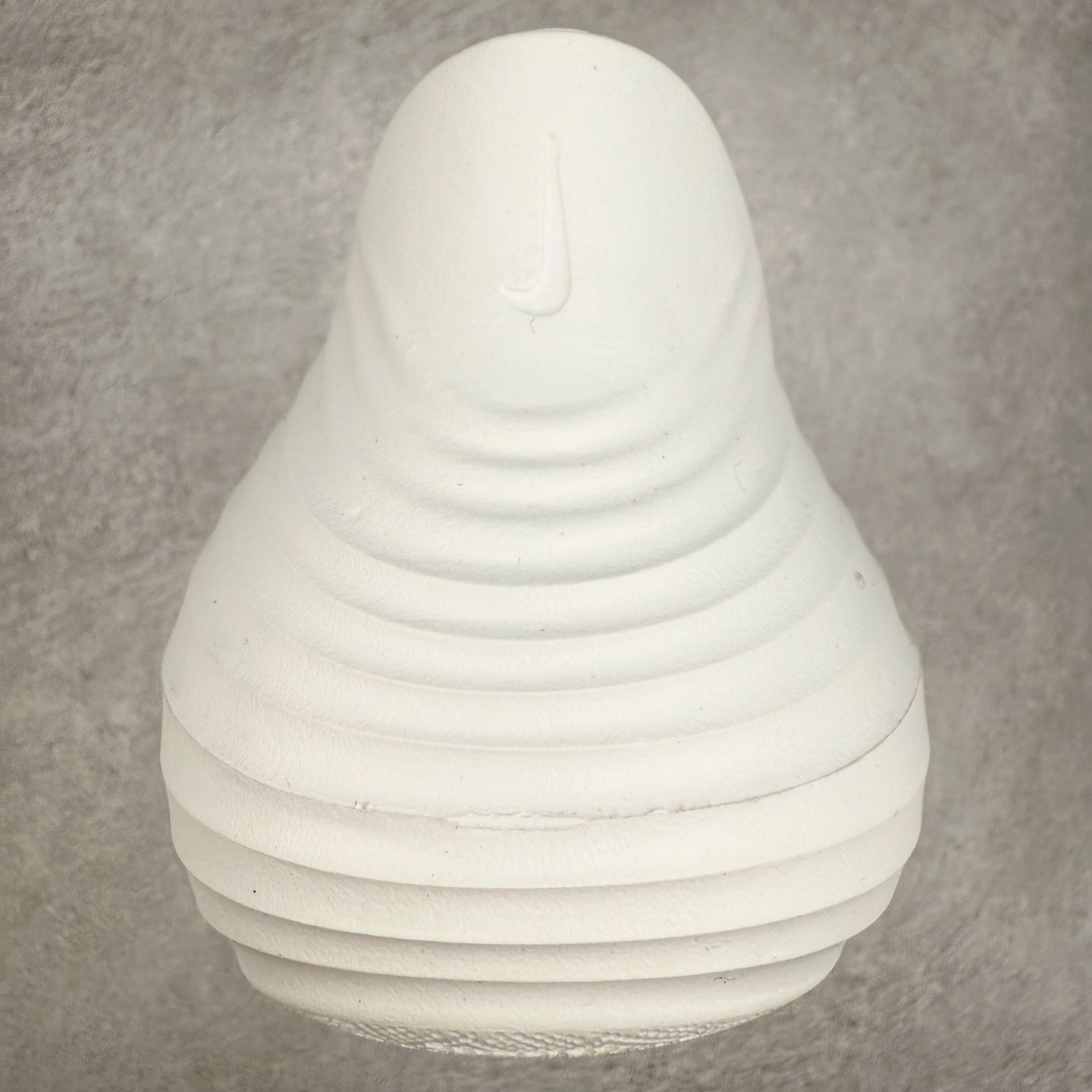 图片[8]-NK ReactX Rejuven8 简约舒适百搭洞洞鞋 从名字就能看出，这款鞋搭载了React X缓震科技，保证了舒适的脚感和轻盈的穿着体验。设计上，这双鞋采用了近几年非常流行的洞洞鞋风格，但特别之处在于加入了波浪纹路细节，让整个鞋型看起来更有立体感，视觉上也增添了几分现代感。尺码：36 36.5 37.5 38 38.5 39 40 40.5 41 42 42.5 43 44 44.5 45-选品中心