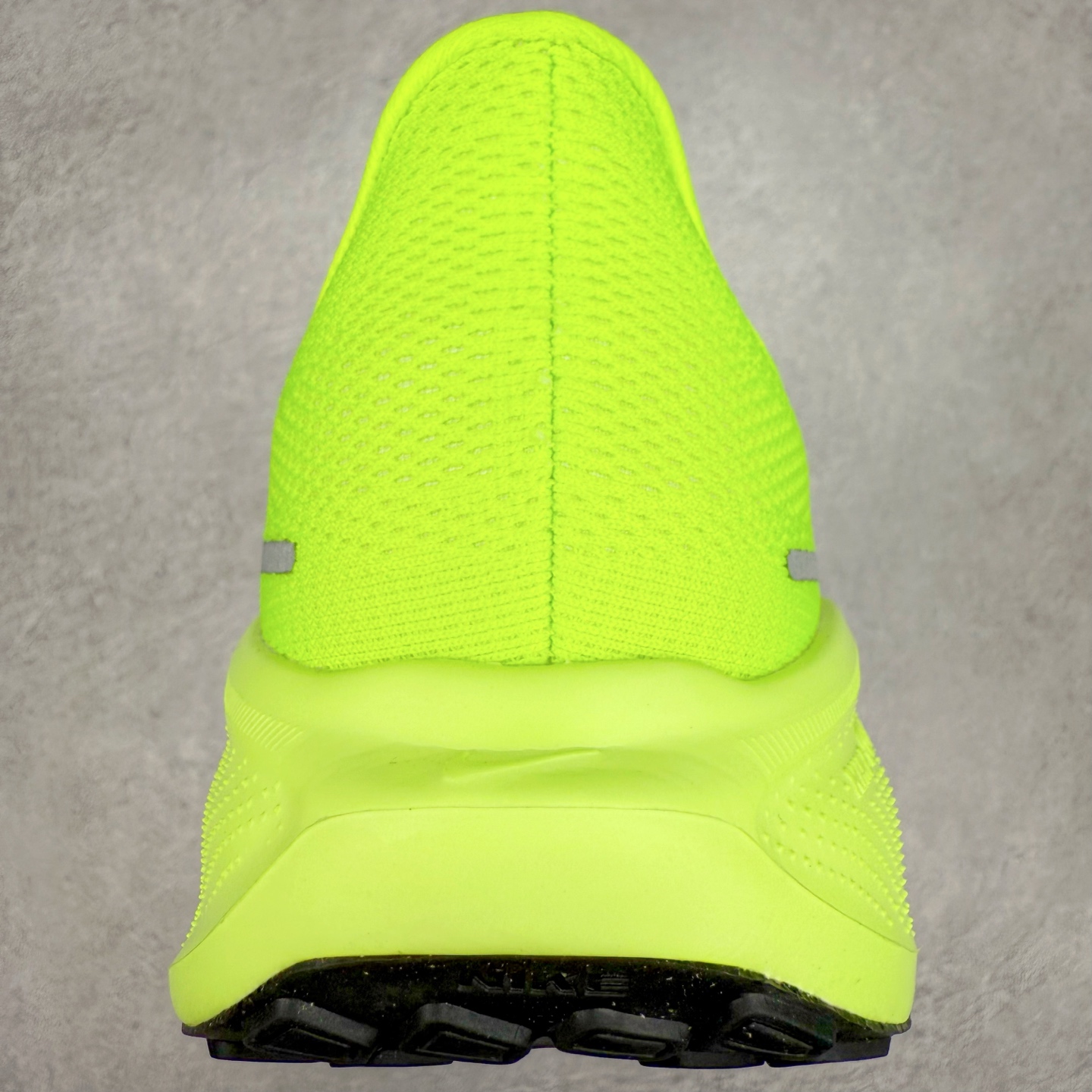 图片[7]-＃TG纯原 NK Zoom Pegasus 飞马41代马拉松系列网面透气缓震疾速跑鞋 独家渠道 市面未流通批次 奥莱直播间499 599一样的东西 碾压市面现存所有版本 公司一样的东西 超值回馈 帮你省钱 拥有 Zoom Air 一如既往的稳定感和流畅感 鞋面采用工程网眼设计 为特定高热区域营造出色透气性 进一步增加鞋面的穿孔数量 让足部能够快速散热 中足搭配 Flywire 飞线 在高速运动时营造舒适稳定的贴合感 内置Zoon气垫加持 动力十足 尺码：36 36.5 37.5 38 38.5 39 40 40.5 41 42 42.5 43 44 44.5 45-选品中心