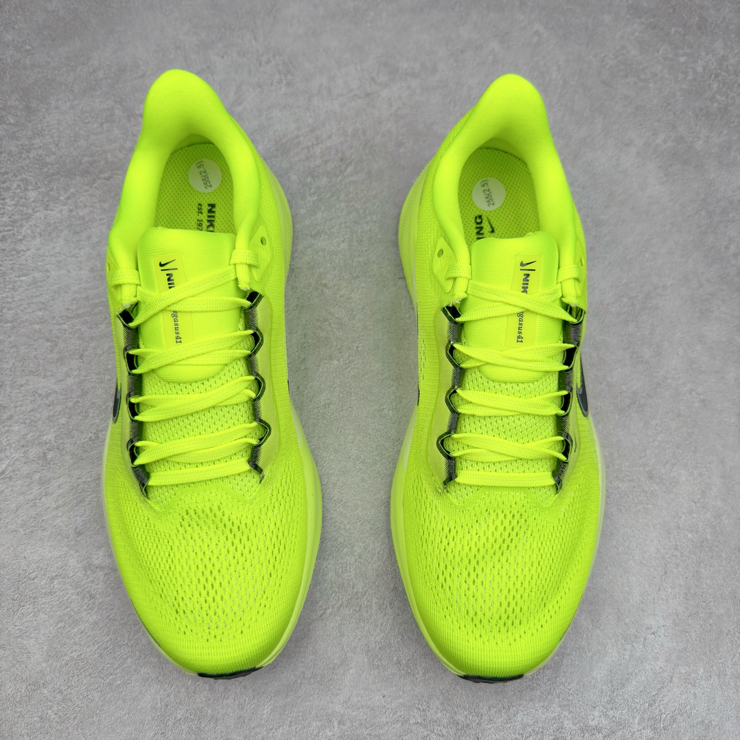 图片[2]-＃TG纯原 NK Zoom Pegasus 飞马41代马拉松系列网面透气缓震疾速跑鞋 独家渠道 市面未流通批次 奥莱直播间499 599一样的东西 碾压市面现存所有版本 公司一样的东西 超值回馈 帮你省钱 拥有 Zoom Air 一如既往的稳定感和流畅感 鞋面采用工程网眼设计 为特定高热区域营造出色透气性 进一步增加鞋面的穿孔数量 让足部能够快速散热 中足搭配 Flywire 飞线 在高速运动时营造舒适稳定的贴合感 内置Zoon气垫加持 动力十足 尺码：36 36.5 37.5 38 38.5 39 40 40.5 41 42 42.5 43 44 44.5 45-选品中心