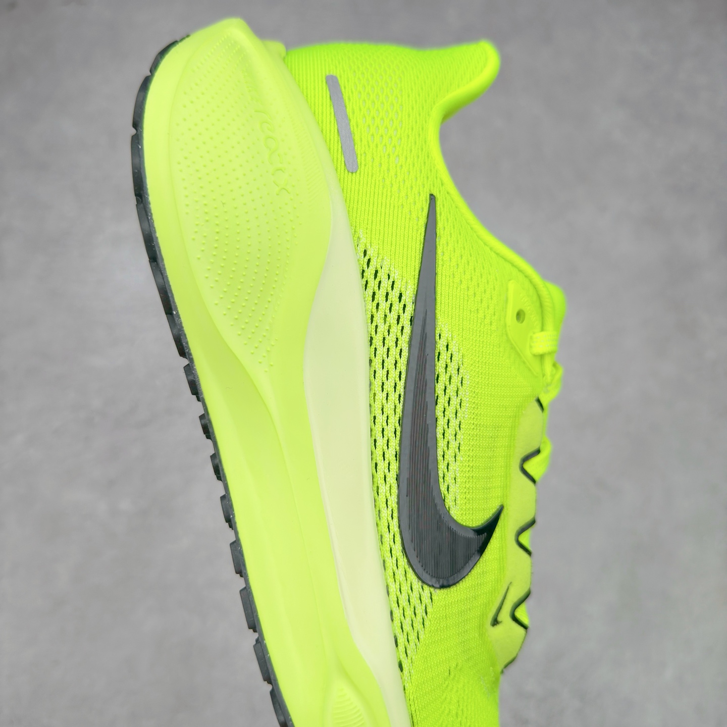 图片[5]-＃TG纯原 NK Zoom Pegasus 飞马41代马拉松系列网面透气缓震疾速跑鞋 独家渠道 市面未流通批次 奥莱直播间499 599一样的东西 碾压市面现存所有版本 公司一样的东西 超值回馈 帮你省钱 拥有 Zoom Air 一如既往的稳定感和流畅感 鞋面采用工程网眼设计 为特定高热区域营造出色透气性 进一步增加鞋面的穿孔数量 让足部能够快速散热 中足搭配 Flywire 飞线 在高速运动时营造舒适稳定的贴合感 内置Zoon气垫加持 动力十足 尺码：36 36.5 37.5 38 38.5 39 40 40.5 41 42 42.5 43 44 44.5 45-选品中心