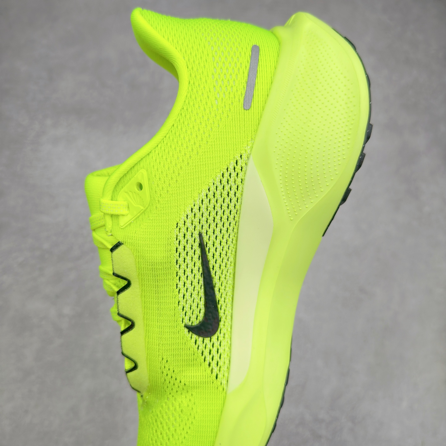 图片[6]-＃TG纯原 NK Zoom Pegasus 飞马41代马拉松系列网面透气缓震疾速跑鞋 独家渠道 市面未流通批次 奥莱直播间499 599一样的东西 碾压市面现存所有版本 公司一样的东西 超值回馈 帮你省钱 拥有 Zoom Air 一如既往的稳定感和流畅感 鞋面采用工程网眼设计 为特定高热区域营造出色透气性 进一步增加鞋面的穿孔数量 让足部能够快速散热 中足搭配 Flywire 飞线 在高速运动时营造舒适稳定的贴合感 内置Zoon气垫加持 动力十足 尺码：36 36.5 37.5 38 38.5 39 40 40.5 41 42 42.5 43 44 44.5 45-选品中心