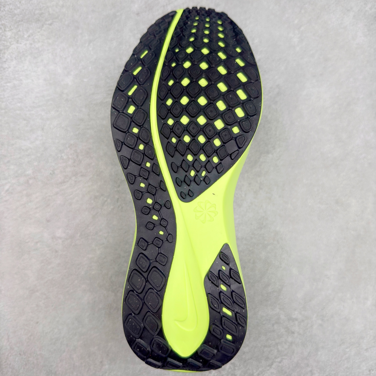 图片[8]-＃TG纯原 NK Zoom Pegasus 飞马41代马拉松系列网面透气缓震疾速跑鞋 独家渠道 市面未流通批次 奥莱直播间499 599一样的东西 碾压市面现存所有版本 公司一样的东西 超值回馈 帮你省钱 拥有 Zoom Air 一如既往的稳定感和流畅感 鞋面采用工程网眼设计 为特定高热区域营造出色透气性 进一步增加鞋面的穿孔数量 让足部能够快速散热 中足搭配 Flywire 飞线 在高速运动时营造舒适稳定的贴合感 内置Zoon气垫加持 动力十足 尺码：36 36.5 37.5 38 38.5 39 40 40.5 41 42 42.5 43 44 44.5 45-选品中心