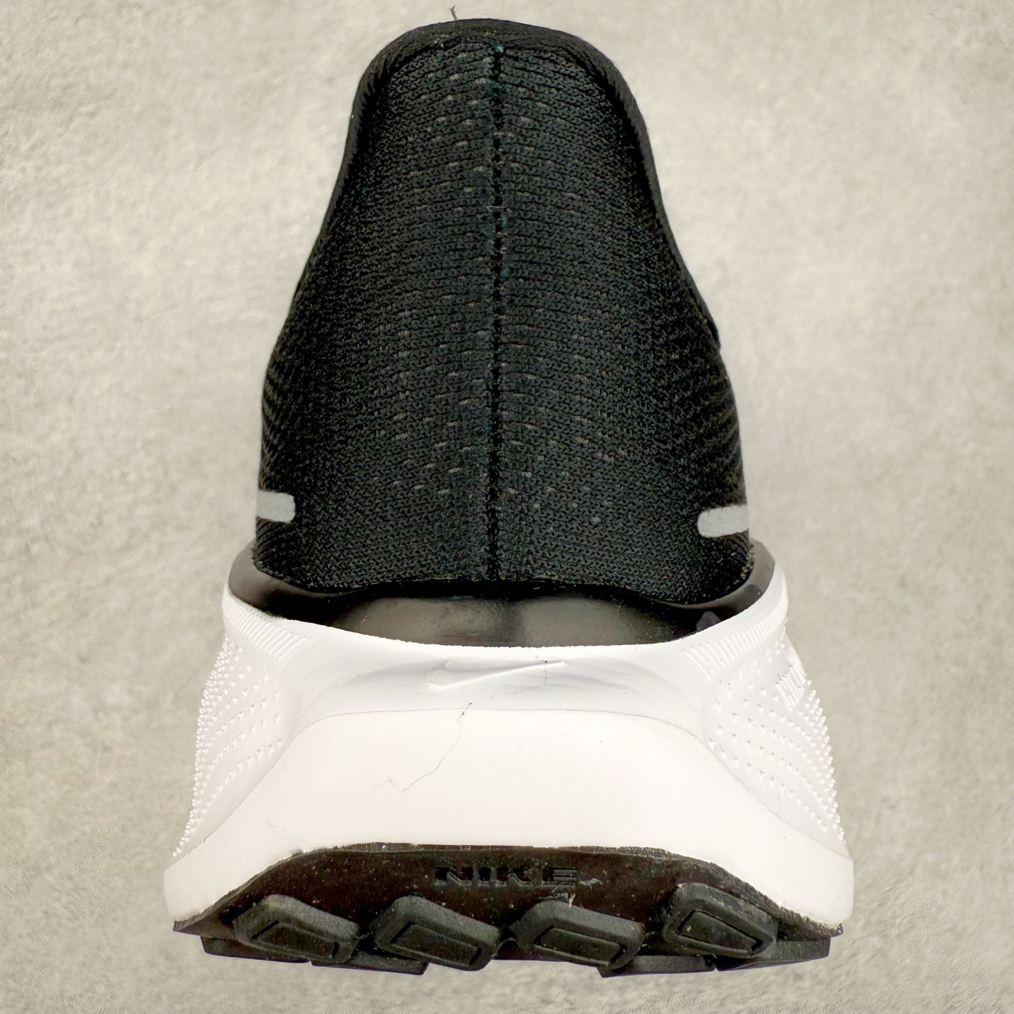 图片[8]-＃TG纯原 NK Zoom Pegasus 飞马41代马拉松系列网面透气缓震疾速跑鞋 独家渠道 市面未流通批次 奥莱直播间499 599一样的东西 碾压市面现存所有版本 公司一样的东西 超值回馈 帮你省钱 拥有 Zoom Air 一如既往的稳定感和流畅感 鞋面采用工程网眼设计 为特定高热区域营造出色透气性 进一步增加鞋面的穿孔数量 让足部能够快速散热 中足搭配 Flywire 飞线 在高速运动时营造舒适稳定的贴合感 内置Zoon气垫加持 动力十足 尺码：36 36.5 37.5 38 38.5 39 40 40.5 41 42 42.5 43 44 44.5 45-选品中心