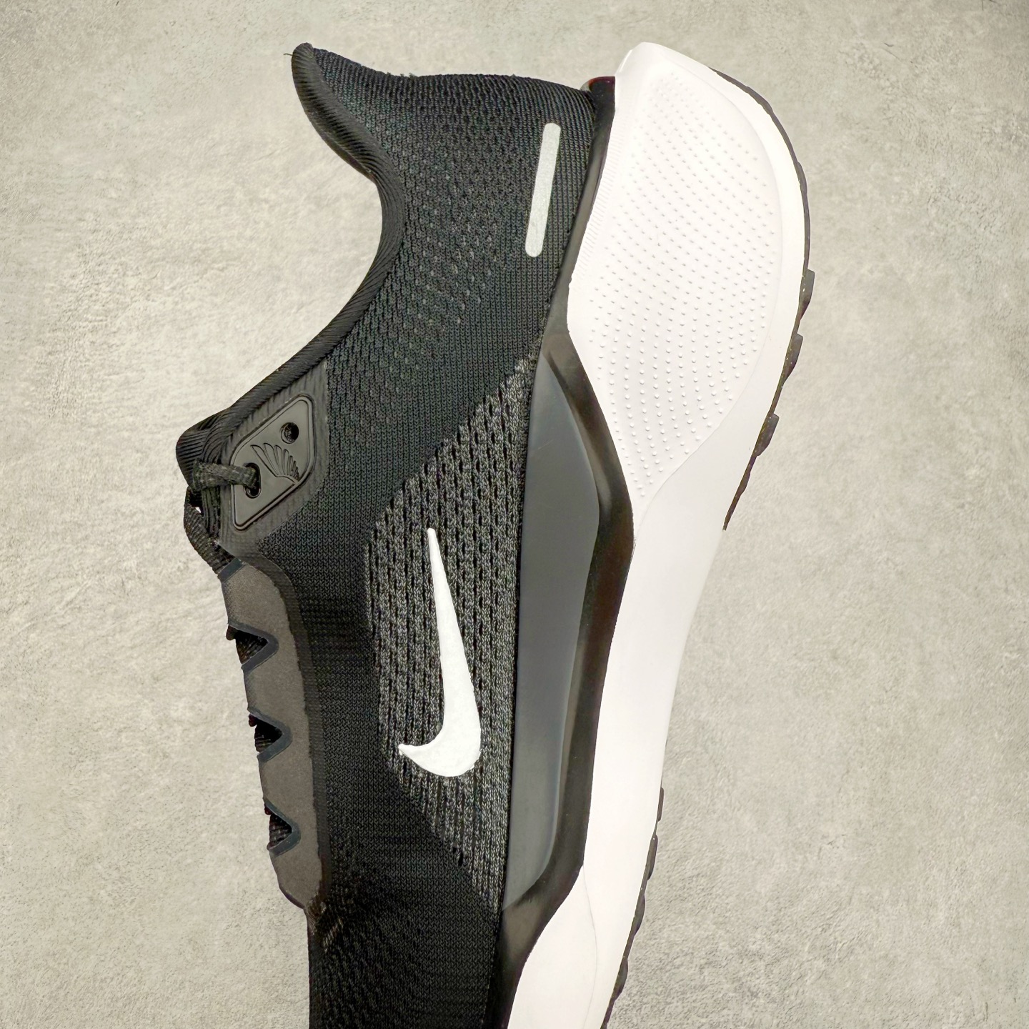 图片[7]-＃TG纯原 NK Zoom Pegasus 飞马41代马拉松系列网面透气缓震疾速跑鞋 独家渠道 市面未流通批次 奥莱直播间499 599一样的东西 碾压市面现存所有版本 公司一样的东西 超值回馈 帮你省钱 拥有 Zoom Air 一如既往的稳定感和流畅感 鞋面采用工程网眼设计 为特定高热区域营造出色透气性 进一步增加鞋面的穿孔数量 让足部能够快速散热 中足搭配 Flywire 飞线 在高速运动时营造舒适稳定的贴合感 内置Zoon气垫加持 动力十足 尺码：36 36.5 37.5 38 38.5 39 40 40.5 41 42 42.5 43 44 44.5 45-选品中心