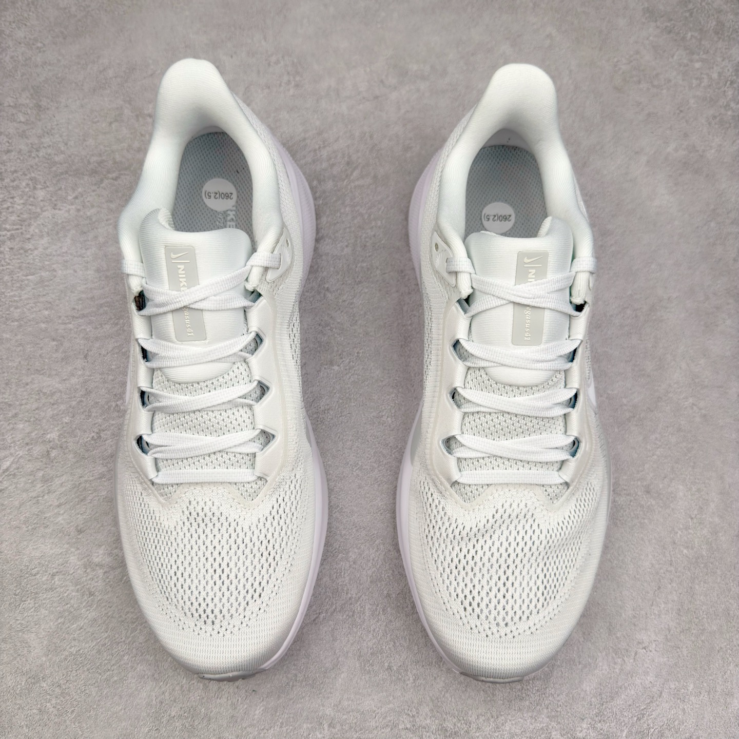 图片[2]-＃TG纯原 NK Zoom Pegasus 飞马41代马拉松系列网面透气缓震疾速跑鞋 独家渠道 市面未流通批次 奥莱直播间499 599一样的东西 碾压市面现存所有版本 公司一样的东西 超值回馈 帮你省钱 拥有 Zoom Air 一如既往的稳定感和流畅感 鞋面采用工程网眼设计 为特定高热区域营造出色透气性 进一步增加鞋面的穿孔数量 让足部能够快速散热 中足搭配 Flywire 飞线 在高速运动时营造舒适稳定的贴合感 内置Zoon气垫加持 动力十足 尺码：36 36.5 37.5 38 38.5 39 40 40.5 41 42 42.5 43 44 44.5 45-选品中心