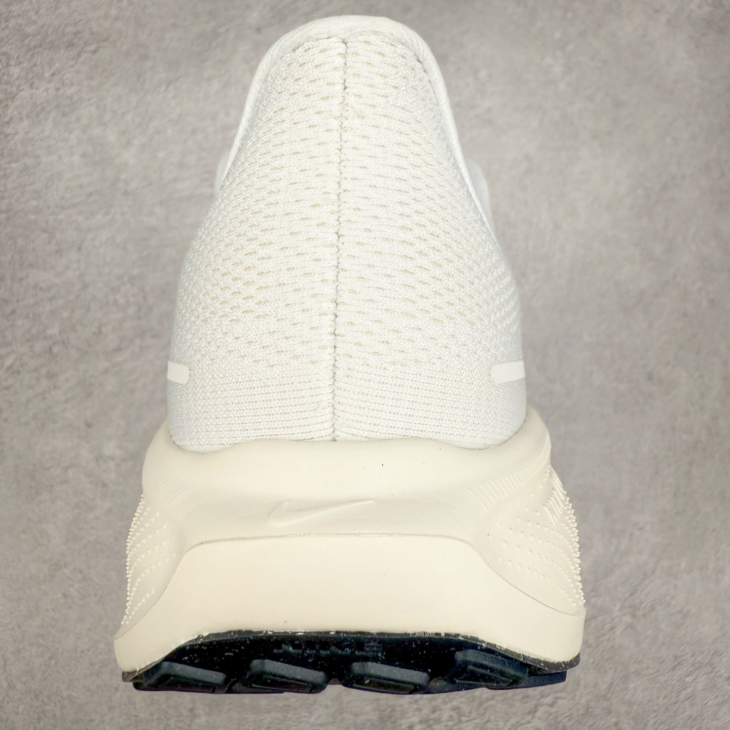 图片[8]-＃TG纯原 NK Zoom Pegasus 飞马41代马拉松系列网面透气缓震疾速跑鞋 独家渠道 市面未流通批次 奥莱直播间499 599一样的东西 碾压市面现存所有版本 公司一样的东西 超值回馈 帮你省钱 拥有 Zoom Air 一如既往的稳定感和流畅感 鞋面采用工程网眼设计 为特定高热区域营造出色透气性 进一步增加鞋面的穿孔数量 让足部能够快速散热 中足搭配 Flywire 飞线 在高速运动时营造舒适稳定的贴合感 内置Zoon气垫加持 动力十足 尺码：36 36.5 37.5 38 38.5 39 40 40.5 41 42 42.5 43 44 44.5 45-选品中心