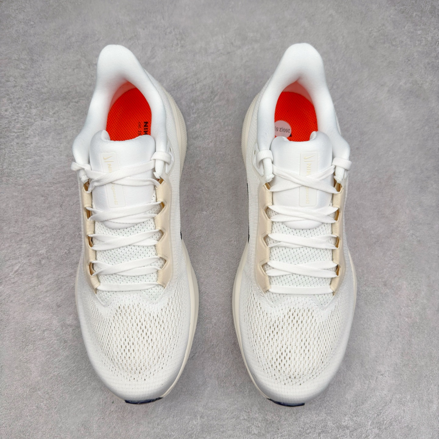 图片[2]-＃TG纯原 NK Zoom Pegasus 飞马41代马拉松系列网面透气缓震疾速跑鞋 独家渠道 市面未流通批次 奥莱直播间499 599一样的东西 碾压市面现存所有版本 公司一样的东西 超值回馈 帮你省钱 拥有 Zoom Air 一如既往的稳定感和流畅感 鞋面采用工程网眼设计 为特定高热区域营造出色透气性 进一步增加鞋面的穿孔数量 让足部能够快速散热 中足搭配 Flywire 飞线 在高速运动时营造舒适稳定的贴合感 内置Zoon气垫加持 动力十足 尺码：36 36.5 37.5 38 38.5 39 40 40.5 41 42 42.5 43 44 44.5 45-选品中心