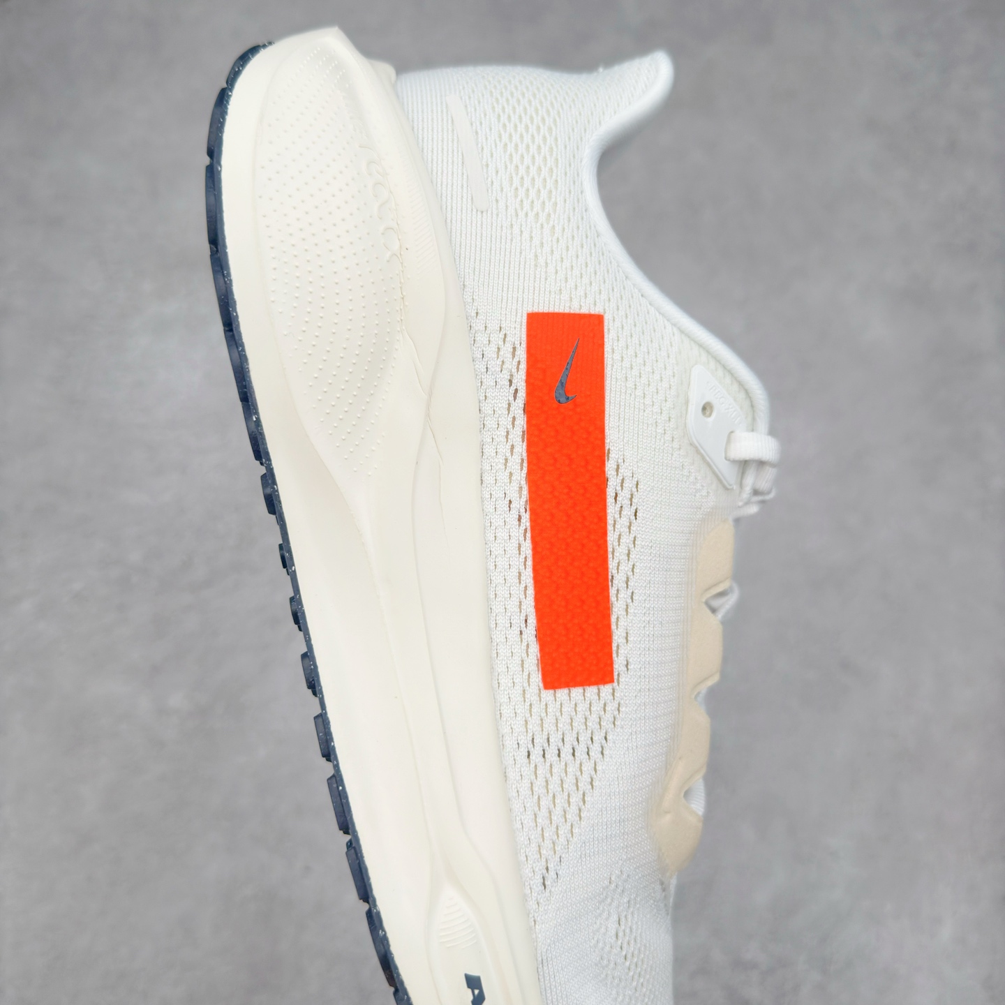 图片[6]-＃TG纯原 NK Zoom Pegasus 飞马41代马拉松系列网面透气缓震疾速跑鞋 独家渠道 市面未流通批次 奥莱直播间499 599一样的东西 碾压市面现存所有版本 公司一样的东西 超值回馈 帮你省钱 拥有 Zoom Air 一如既往的稳定感和流畅感 鞋面采用工程网眼设计 为特定高热区域营造出色透气性 进一步增加鞋面的穿孔数量 让足部能够快速散热 中足搭配 Flywire 飞线 在高速运动时营造舒适稳定的贴合感 内置Zoon气垫加持 动力十足 尺码：36 36.5 37.5 38 38.5 39 40 40.5 41 42 42.5 43 44 44.5 45-选品中心