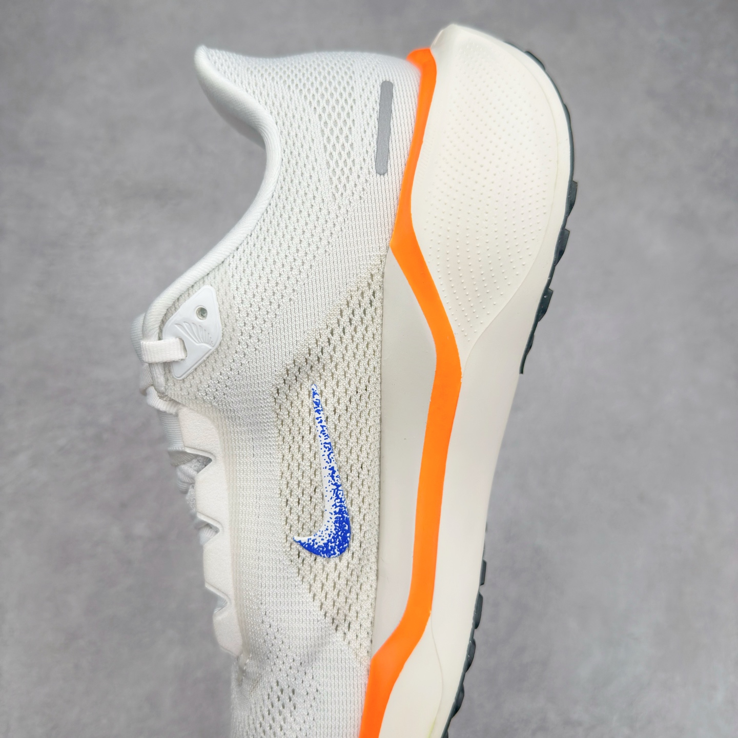 图片[7]-＃TG纯原 NK Zoom Pegasus 飞马41代马拉松系列网面透气缓震疾速跑鞋 独家渠道 市面未流通批次 奥莱直播间499 599一样的东西 碾压市面现存所有版本 公司一样的东西 超值回馈 帮你省钱 拥有 Zoom Air 一如既往的稳定感和流畅感 鞋面采用工程网眼设计 为特定高热区域营造出色透气性 进一步增加鞋面的穿孔数量 让足部能够快速散热 中足搭配 Flywire 飞线 在高速运动时营造舒适稳定的贴合感 内置Zoon气垫加持 动力十足 尺码：36 36.5 37.5 38 38.5 39 40 40.5 41 42 42.5 43 44 44.5 45-选品中心