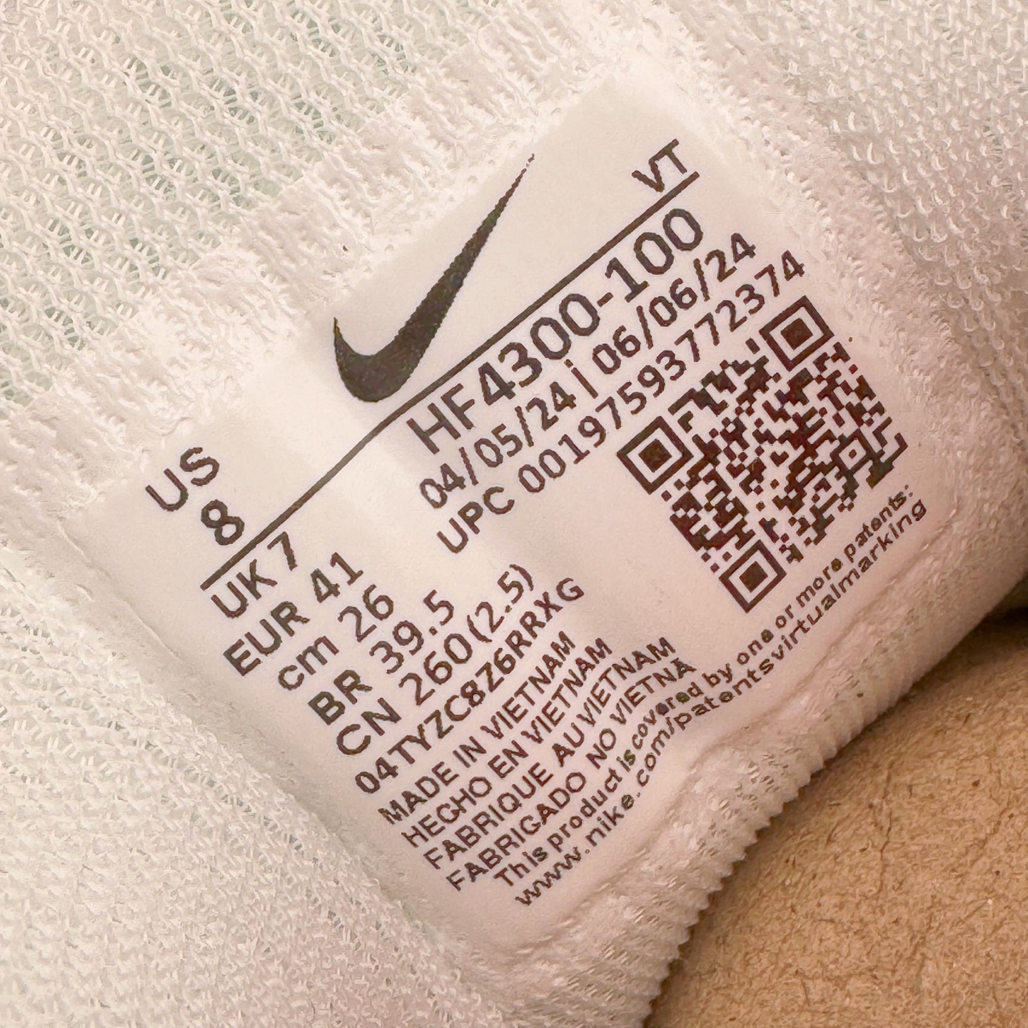 图片[12]-＃TG纯原 NK Zoom Pegasus 飞马41代马拉松系列网面透气缓震疾速跑鞋 独家渠道 市面未流通批次 奥莱直播间499 599一样的东西 碾压市面现存所有版本 公司一样的东西 超值回馈 帮你省钱 拥有 Zoom Air 一如既往的稳定感和流畅感 鞋面采用工程网眼设计 为特定高热区域营造出色透气性 进一步增加鞋面的穿孔数量 让足部能够快速散热 中足搭配 Flywire 飞线 在高速运动时营造舒适稳定的贴合感 内置Zoon气垫加持 动力十足 尺码：36 36.5 37.5 38 38.5 39 40 40.5 41 42 42.5 43 44 44.5 45-选品中心