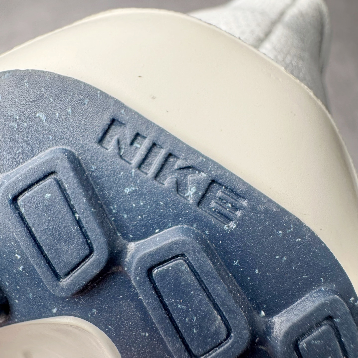 图片[14]-＃TG纯原 NK Zoom Pegasus 飞马41代马拉松系列网面透气缓震疾速跑鞋 独家渠道 市面未流通批次 奥莱直播间499 599一样的东西 碾压市面现存所有版本 公司一样的东西 超值回馈 帮你省钱 拥有 Zoom Air 一如既往的稳定感和流畅感 鞋面采用工程网眼设计 为特定高热区域营造出色透气性 进一步增加鞋面的穿孔数量 让足部能够快速散热 中足搭配 Flywire 飞线 在高速运动时营造舒适稳定的贴合感 内置Zoon气垫加持 动力十足 尺码：36 36.5 37.5 38 38.5 39 40 40.5 41 42 42.5 43 44 44.5 45-选品中心