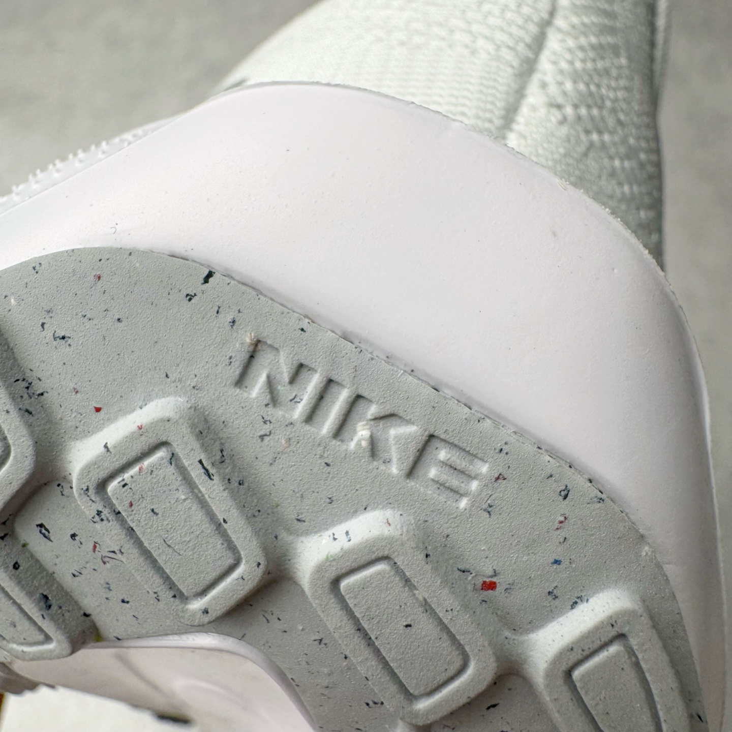 图片[13]-＃TG纯原 NK Zoom Pegasus 飞马41代马拉松系列网面透气缓震疾速跑鞋 独家渠道 市面未流通批次 奥莱直播间499 599一样的东西 碾压市面现存所有版本 公司一样的东西 超值回馈 帮你省钱 拥有 Zoom Air 一如既往的稳定感和流畅感 鞋面采用工程网眼设计 为特定高热区域营造出色透气性 进一步增加鞋面的穿孔数量 让足部能够快速散热 中足搭配 Flywire 飞线 在高速运动时营造舒适稳定的贴合感 内置Zoon气垫加持 动力十足 尺码：36 36.5 37.5 38 38.5 39 40 40.5 41 42 42.5 43 44 44.5 45-选品中心