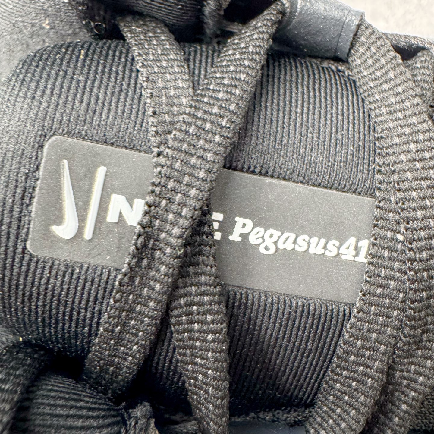 图片[16]-＃TG纯原 NK Zoom Pegasus 飞马41代马拉松系列网面透气缓震疾速跑鞋 独家渠道 市面未流通批次 奥莱直播间499 599一样的东西 碾压市面现存所有版本 公司一样的东西 超值回馈 帮你省钱 拥有 Zoom Air 一如既往的稳定感和流畅感 鞋面采用工程网眼设计 为特定高热区域营造出色透气性 进一步增加鞋面的穿孔数量 让足部能够快速散热 中足搭配 Flywire 飞线 在高速运动时营造舒适稳定的贴合感 内置Zoon气垫加持 动力十足 尺码：36 36.5 37.5 38 38.5 39 40 40.5 41 42 42.5 43 44 44.5 45-选品中心