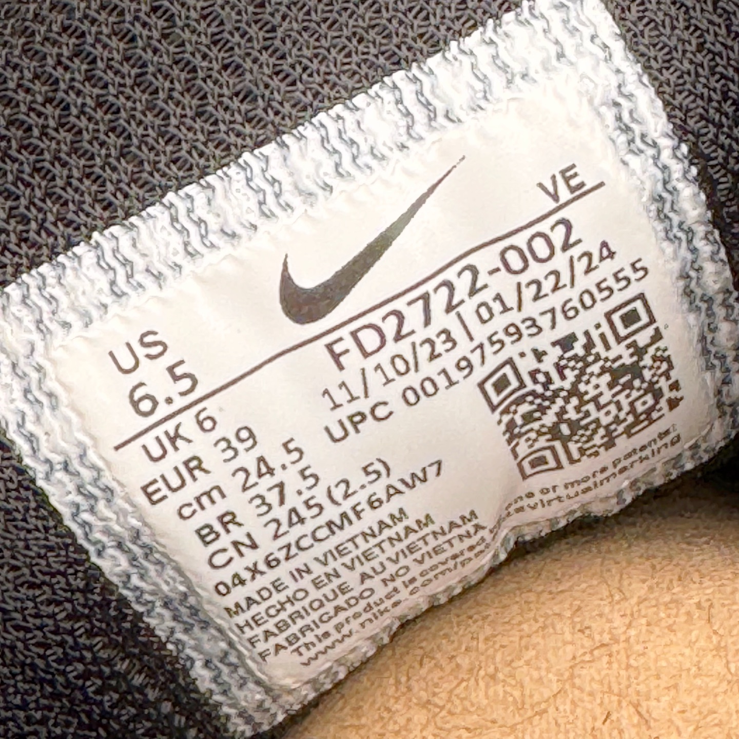 图片[11]-＃TG纯原 NK Zoom Pegasus 飞马41代马拉松系列网面透气缓震疾速跑鞋 独家渠道 市面未流通批次 奥莱直播间499 599一样的东西 碾压市面现存所有版本 公司一样的东西 超值回馈 帮你省钱 拥有 Zoom Air 一如既往的稳定感和流畅感 鞋面采用工程网眼设计 为特定高热区域营造出色透气性 进一步增加鞋面的穿孔数量 让足部能够快速散热 中足搭配 Flywire 飞线 在高速运动时营造舒适稳定的贴合感 内置Zoon气垫加持 动力十足 尺码：36 36.5 37.5 38 38.5 39 40 40.5 41 42 42.5 43 44 44.5 45-选品中心