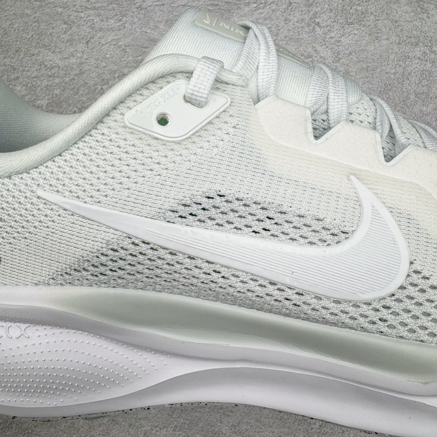 图片[20]-＃TG纯原 NK Zoom Pegasus 飞马41代马拉松系列网面透气缓震疾速跑鞋 独家渠道 市面未流通批次 奥莱直播间499 599一样的东西 碾压市面现存所有版本 公司一样的东西 超值回馈 帮你省钱 拥有 Zoom Air 一如既往的稳定感和流畅感 鞋面采用工程网眼设计 为特定高热区域营造出色透气性 进一步增加鞋面的穿孔数量 让足部能够快速散热 中足搭配 Flywire 飞线 在高速运动时营造舒适稳定的贴合感 内置Zoon气垫加持 动力十足 尺码：36 36.5 37.5 38 38.5 39 40 40.5 41 42 42.5 43 44 44.5 45-选品中心