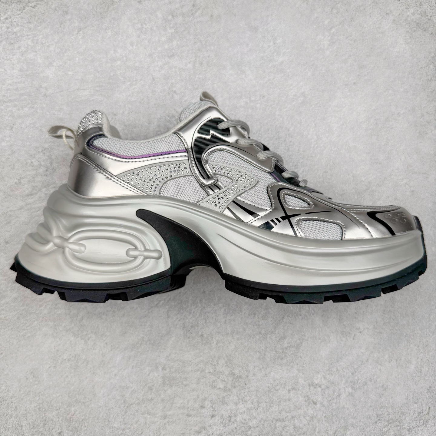 GG-CC 2025新款厚底增高休闲运动老爹鞋系列 广东大厂出品 7CM厚底增高 星河粒子 银白粉色 银角大王 完美细节 25ss春季新款厚底增高 大长腿 时髦look轻松定格 不费力展现率性氛围 高档银盒 酷帅机能风不规则设计大底 拼色造型设计 轻便舒适百搭 GGCC银白配色好温柔 三层组合月牙底 柔软有弹性的月牙底和增加舒适度显腿长的7cm增高 长时间走路和站立都不累脚舒适度和少女感 厚底增高 不管怎么搭都好看~尺码：35 36 37 38 39 40-选品中心