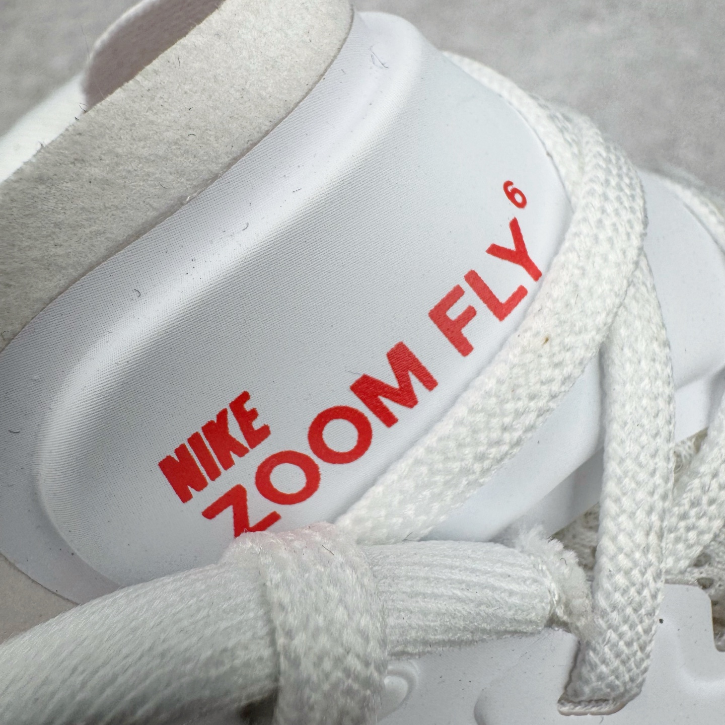 图片[13]-＃TG纯原 NK ZoomX Invincible Run Flyknit 6 轻量跑鞋 飞织低帮休闲运动慢跑鞋 厚底增高 老爹鞋 此鞋专为短跑运动员而生 是为 5 至 10 公里距离的赛事和训练打造 整体设计采用流线型的轻质工程网眼材质构成鞋面 并与其他 Running 旗舰鞋款同样搭载全脚掌 ZoomX 缓冲中底 搭配 Pebax 物料与橡胶外底 ZoomX StreakFly 首发配色以Prototype呈现 其灵感是来自开发期间的磨损测试 透过编号的标记与内侧的预期跑步距离突出研发过程 货号： IR6657-108 尺码：36 36.5 37.5 38 38.5 39 40 40.5 41 42 42.5 43 44 45-选品中心