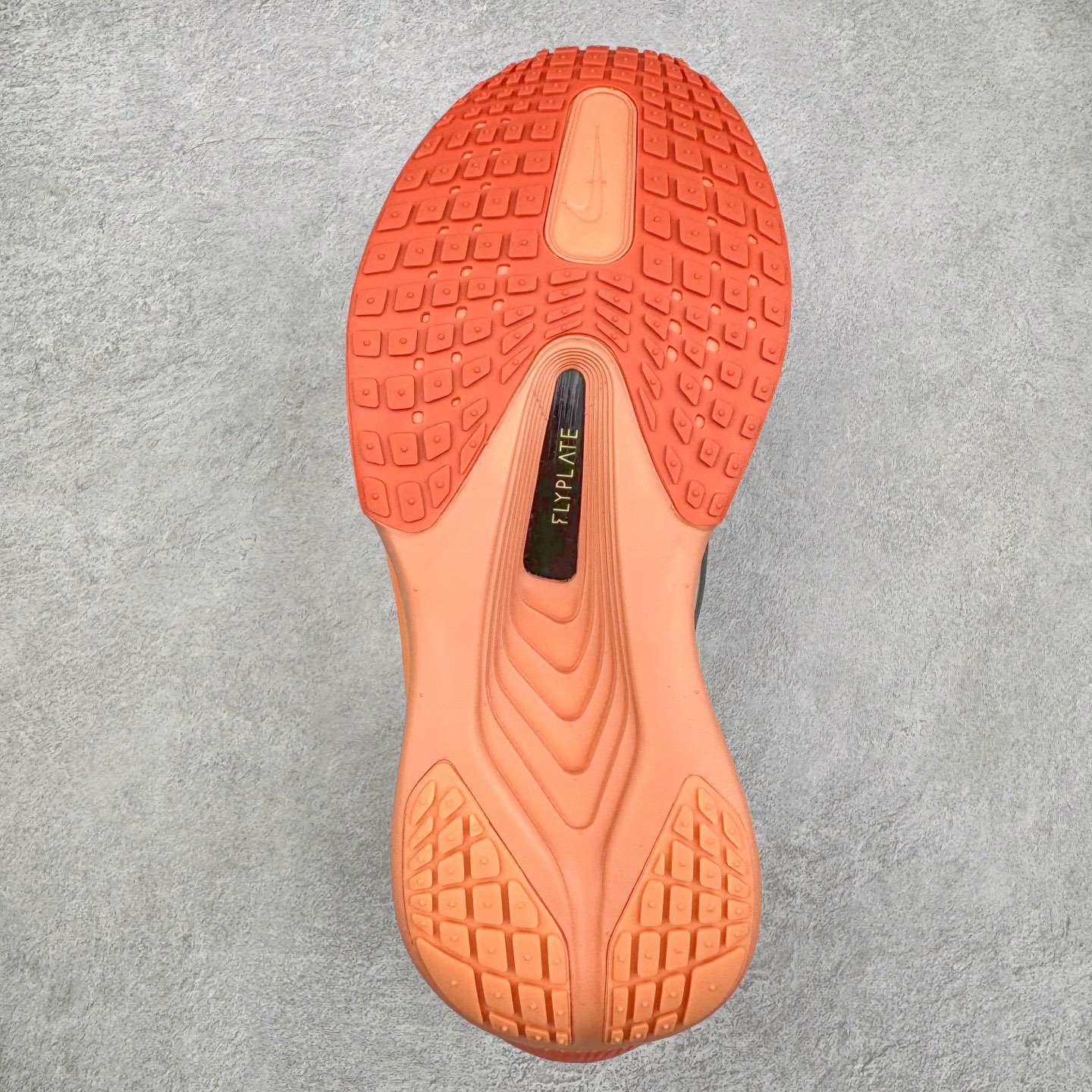 图片[9]-＃TG纯原 NK ZoomX Invincible Run Flyknit 6 轻量跑鞋 飞织低帮休闲运动慢跑鞋 厚底增高 老爹鞋 此鞋专为短跑运动员而生 是为 5 至 10 公里距离的赛事和训练打造 整体设计采用流线型的轻质工程网眼材质构成鞋面 并与其他 Running 旗舰鞋款同样搭载全脚掌 ZoomX 缓冲中底 搭配 Pebax 物料与橡胶外底 ZoomX StreakFly 首发配色以Prototype呈现 其灵感是来自开发期间的磨损测试 透过编号的标记与内侧的预期跑步距离突出研发过程 货号： IR6657-108 尺码：36 36.5 37.5 38 38.5 39 40 40.5 41 42 42.5 43 44 45-选品中心