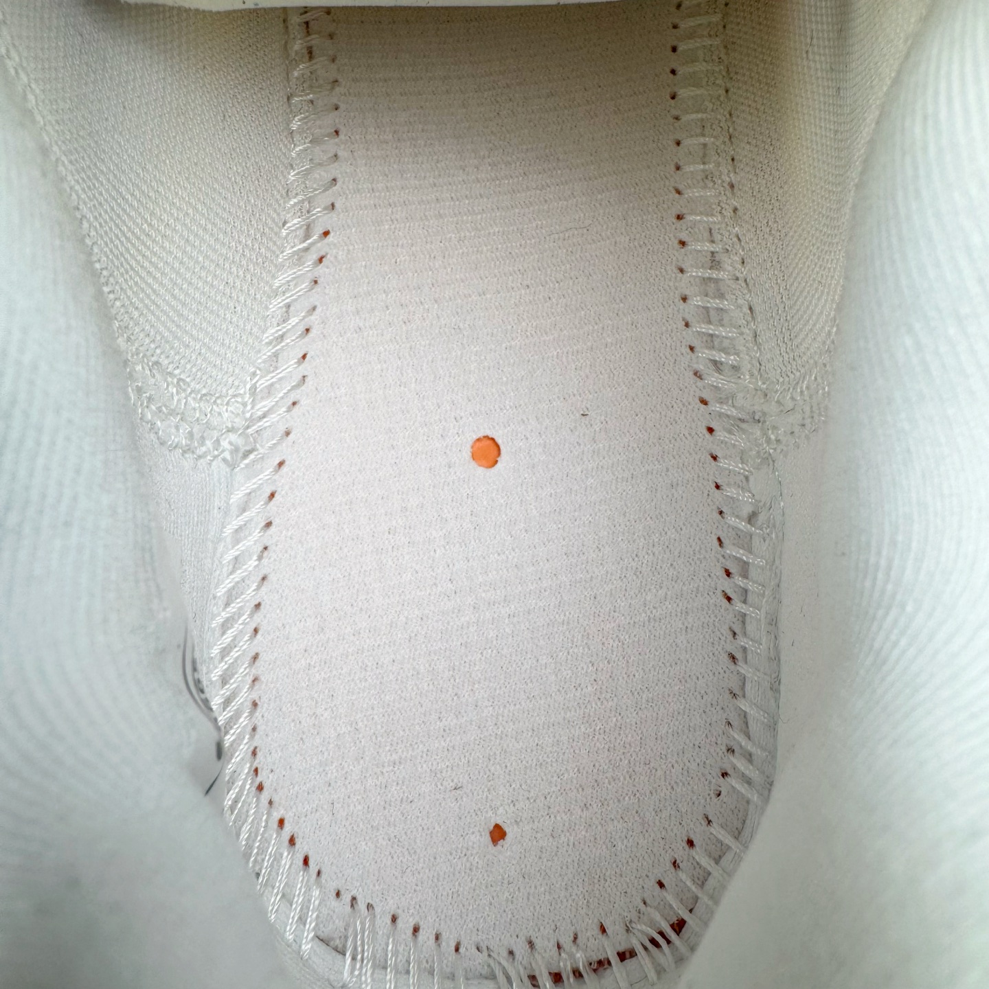 图片[10]-＃TG纯原 NK ZoomX Invincible Run Flyknit 6 轻量跑鞋 飞织低帮休闲运动慢跑鞋 厚底增高 老爹鞋 此鞋专为短跑运动员而生 是为 5 至 10 公里距离的赛事和训练打造 整体设计采用流线型的轻质工程网眼材质构成鞋面 并与其他 Running 旗舰鞋款同样搭载全脚掌 ZoomX 缓冲中底 搭配 Pebax 物料与橡胶外底 ZoomX StreakFly 首发配色以Prototype呈现 其灵感是来自开发期间的磨损测试 透过编号的标记与内侧的预期跑步距离突出研发过程 货号： IR6657-108 尺码：36 36.5 37.5 38 38.5 39 40 40.5 41 42 42.5 43 44 45-选品中心