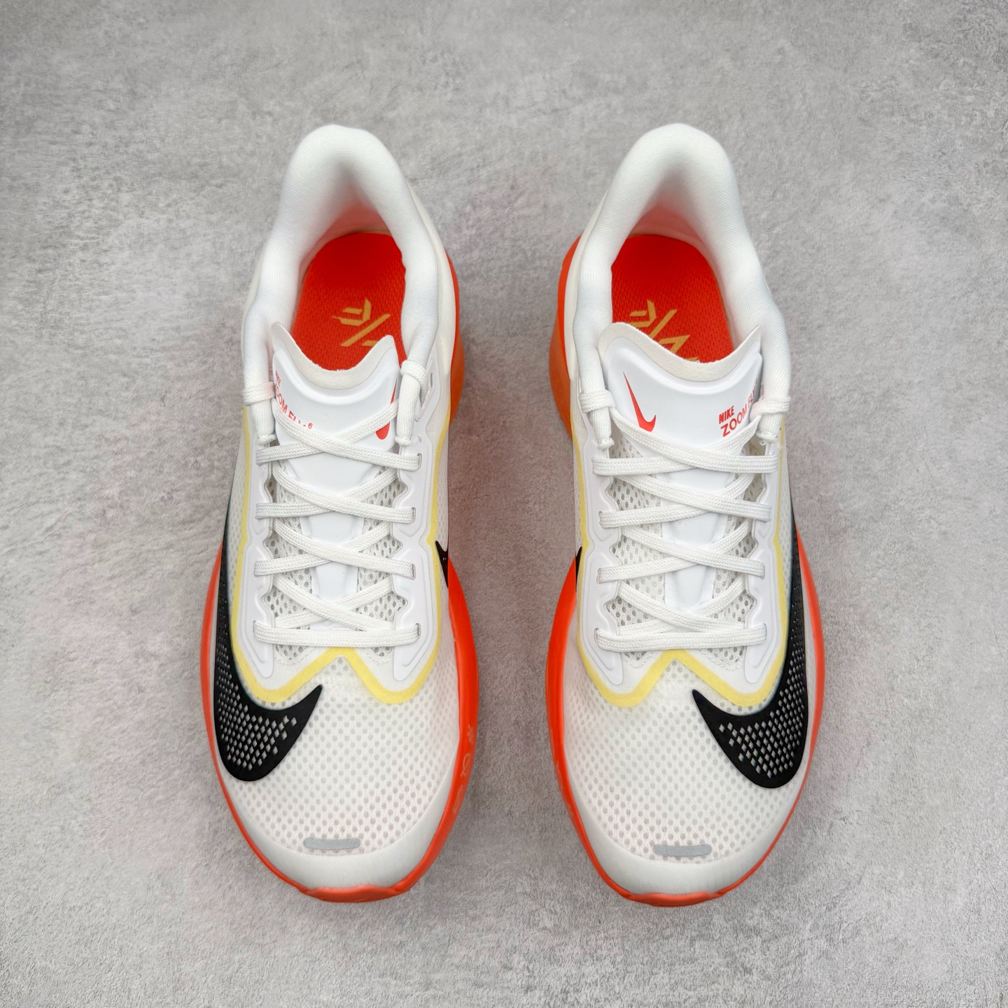 图片[2]-＃TG纯原 NK ZoomX Invincible Run Flyknit 6 轻量跑鞋 飞织低帮休闲运动慢跑鞋 厚底增高 老爹鞋 此鞋专为短跑运动员而生 是为 5 至 10 公里距离的赛事和训练打造 整体设计采用流线型的轻质工程网眼材质构成鞋面 并与其他 Running 旗舰鞋款同样搭载全脚掌 ZoomX 缓冲中底 搭配 Pebax 物料与橡胶外底 ZoomX StreakFly 首发配色以Prototype呈现 其灵感是来自开发期间的磨损测试 透过编号的标记与内侧的预期跑步距离突出研发过程 货号： IR6657-108 尺码：36 36.5 37.5 38 38.5 39 40 40.5 41 42 42.5 43 44 45-选品中心