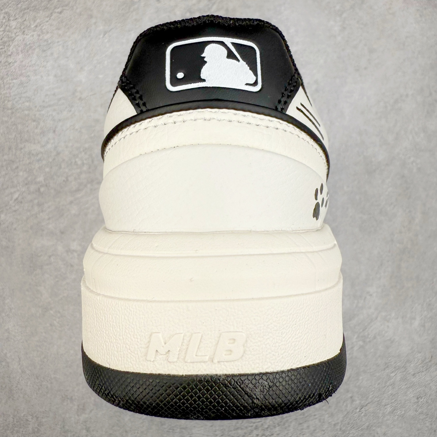 图片[8]-MLB Chunky Liner Basic 复古印花学长鞋系列低帮轻量增高厚底百搭休闲运动慢跑鞋板鞋 定制配色 Korea韩国联名NY美国榄球纽约洋基队限定 韩国代购专供 全套原楦原纸板原厂数据开发 正确中底拉帮中底网布细节 平台代购专供 左脚内置芯片 韩国代购吊牌标贴 独家一比一RB+MD组合大底 高频后跟小人Logo精准对位立体饱满 正确网布加超迁鞋面 转印中底走线紧密 转印Logo工艺表层防刮不掉色 尺码：35 36 36.5 37.5 38 38.5 39 40 40.5 41 42 42.5 43 44 45-选品中心