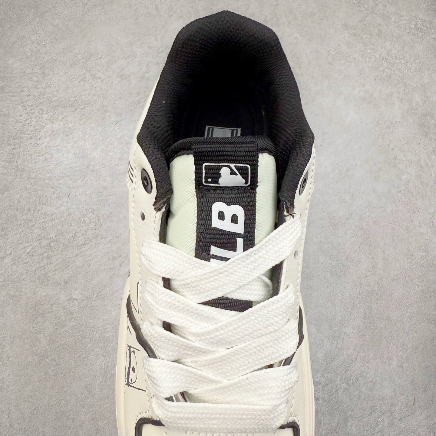 图片[5]-MLB Chunky Liner Basic 复古印花学长鞋系列低帮轻量增高厚底百搭休闲运动慢跑鞋板鞋 定制配色 Korea韩国联名NY美国榄球纽约洋基队限定 韩国代购专供 全套原楦原纸板原厂数据开发 正确中底拉帮中底网布细节 平台代购专供 左脚内置芯片 韩国代购吊牌标贴 独家一比一RB+MD组合大底 高频后跟小人Logo精准对位立体饱满 正确网布加超迁鞋面 转印中底走线紧密 转印Logo工艺表层防刮不掉色 尺码：35 36 36.5 37.5 38 38.5 39 40 40.5 41 42 42.5 43 44 45-选品中心