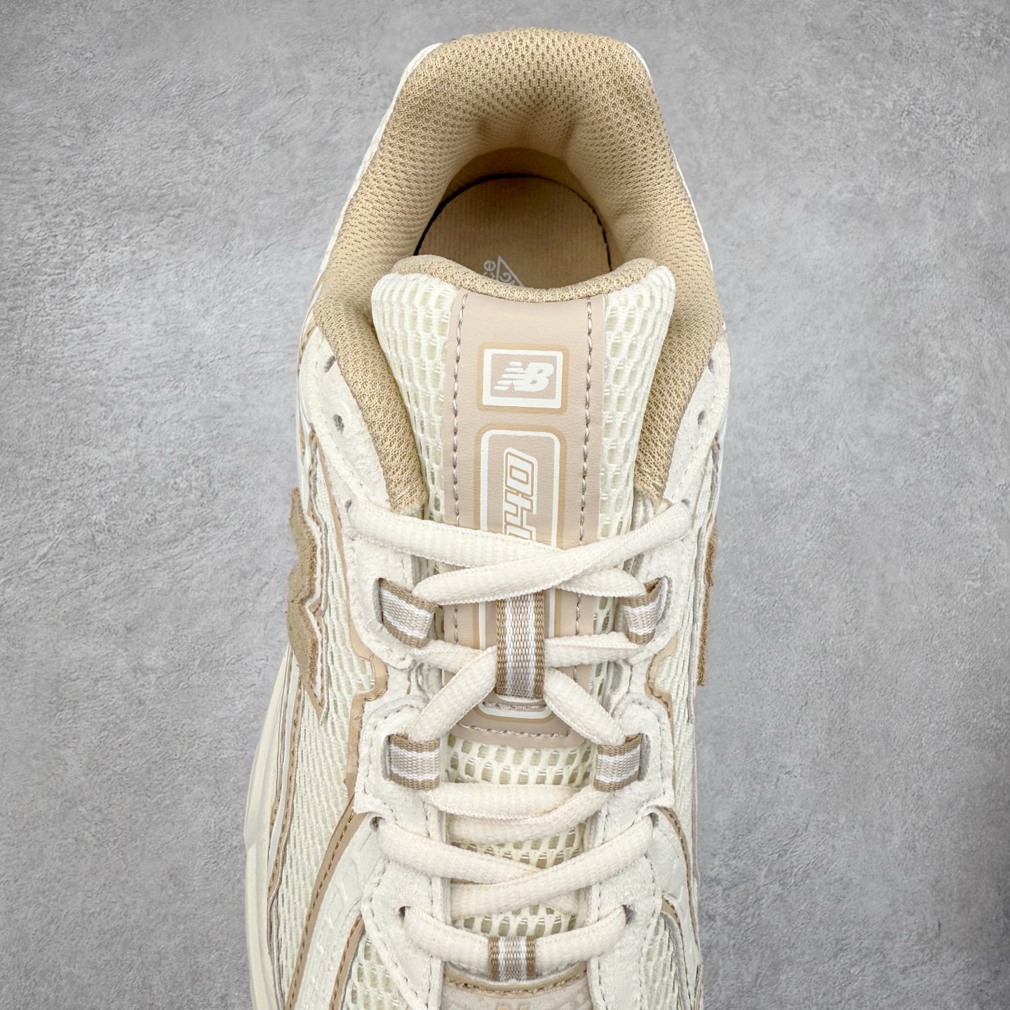 图片[5]-New Balance MR740 NB新百伦系列复古老爹风休闲运动慢跑鞋 采用轻质牛剖革拼接透气网眼衬垫织物鞋面材质 T-Beam大底提供足步弓支撑 保持步态稳定#后跟搭载外露缓震胶 鞋身整体以各种深浅不一的灰色覆盖 鞋头以淡蓝色调装饰，网眼衬垫通过不规律的色块实现做旧的美感 泛黄的鞋底更是进一步增添了复古气息 尺码：36 37 37.5 38 38.5 39.5 40 40.5 41.5 42 42.5 43 44 44.5 45-选品中心