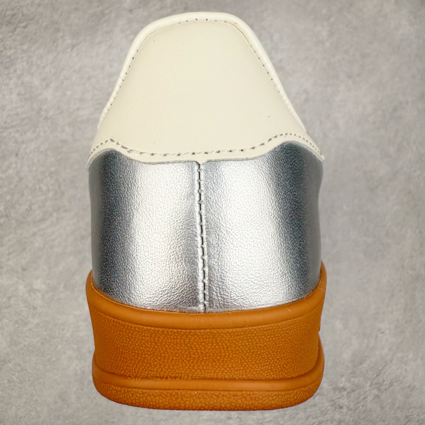 图片[8]-AD Gazelle Indoor Trainers 羚羊内训系列低帮复古百搭休闲运动德训风板鞋 JR1206 90年代经典的复刻版！自60年代以足球训练鞋面世以来,Gazelle就以其经典设计席卷全球。1991年版本的复刻,再造经典Gazelle。采用皮革打造,搭配浊色细节,让这款经典更加简约。尺码：36 36⅔ 37⅓ 38 38⅔ 39⅓ 40 40⅔ 41⅓ 42 42⅔ 43⅓ 44⅓ 44⅔ 45-选品中心