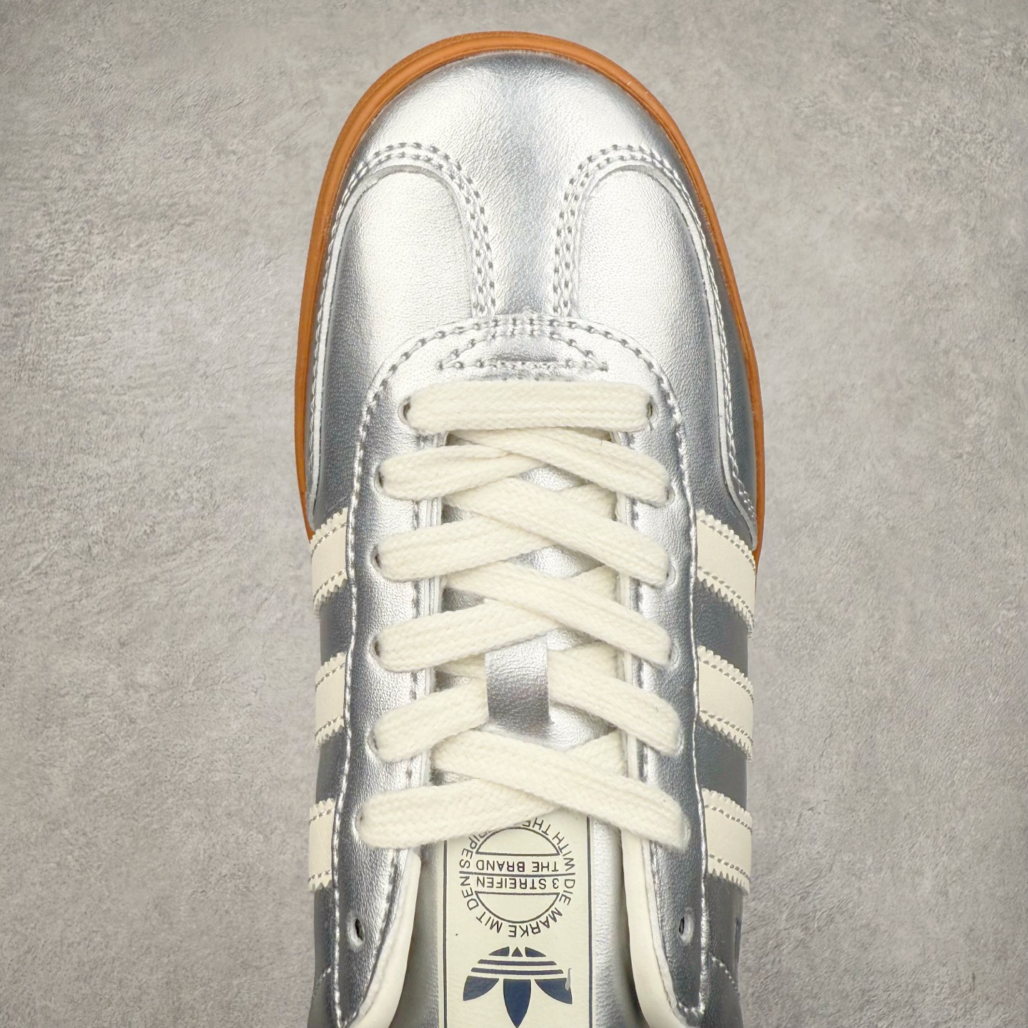 图片[4]-AD Gazelle Indoor Trainers 羚羊内训系列低帮复古百搭休闲运动德训风板鞋 JR1206 90年代经典的复刻版！自60年代以足球训练鞋面世以来,Gazelle就以其经典设计席卷全球。1991年版本的复刻,再造经典Gazelle。采用皮革打造,搭配浊色细节,让这款经典更加简约。尺码：36 36⅔ 37⅓ 38 38⅔ 39⅓ 40 40⅔ 41⅓ 42 42⅔ 43⅓ 44⅓ 44⅔ 45-选品中心