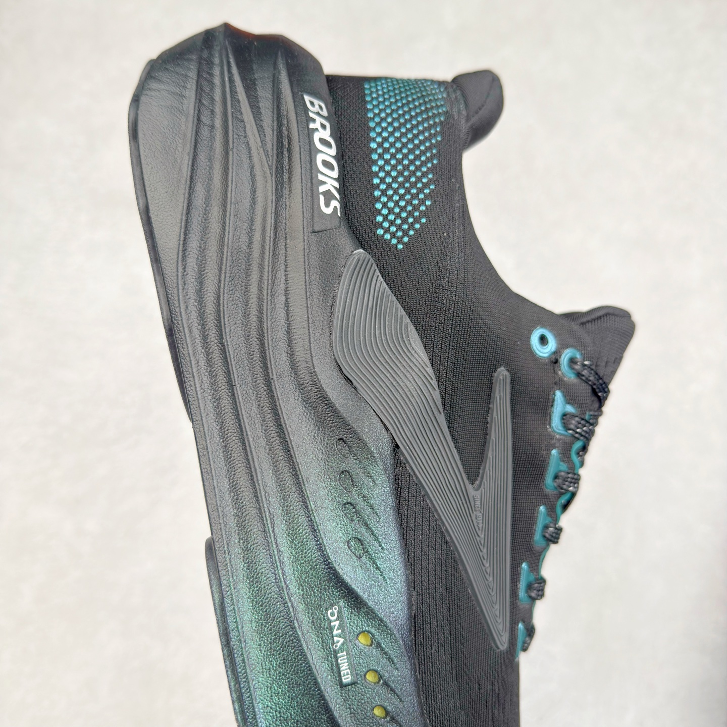 图片[6]-Brooks布鲁克斯 Glycerin max 舒适简约防滑耐磨 低帮跑步鞋 实拍调校N版已经零色差零失真 百分百还原实物色彩所见即所得 不存在货不对板色差等低级问题 选购参考实物拍摄 不混卖不参货 只用心做好货严格选品 承诺混一赔十 尺码：36 36.5 37.5 38 38.5 39 40 40.5 41 42 42.5 43 44 44.5 45-选品中心