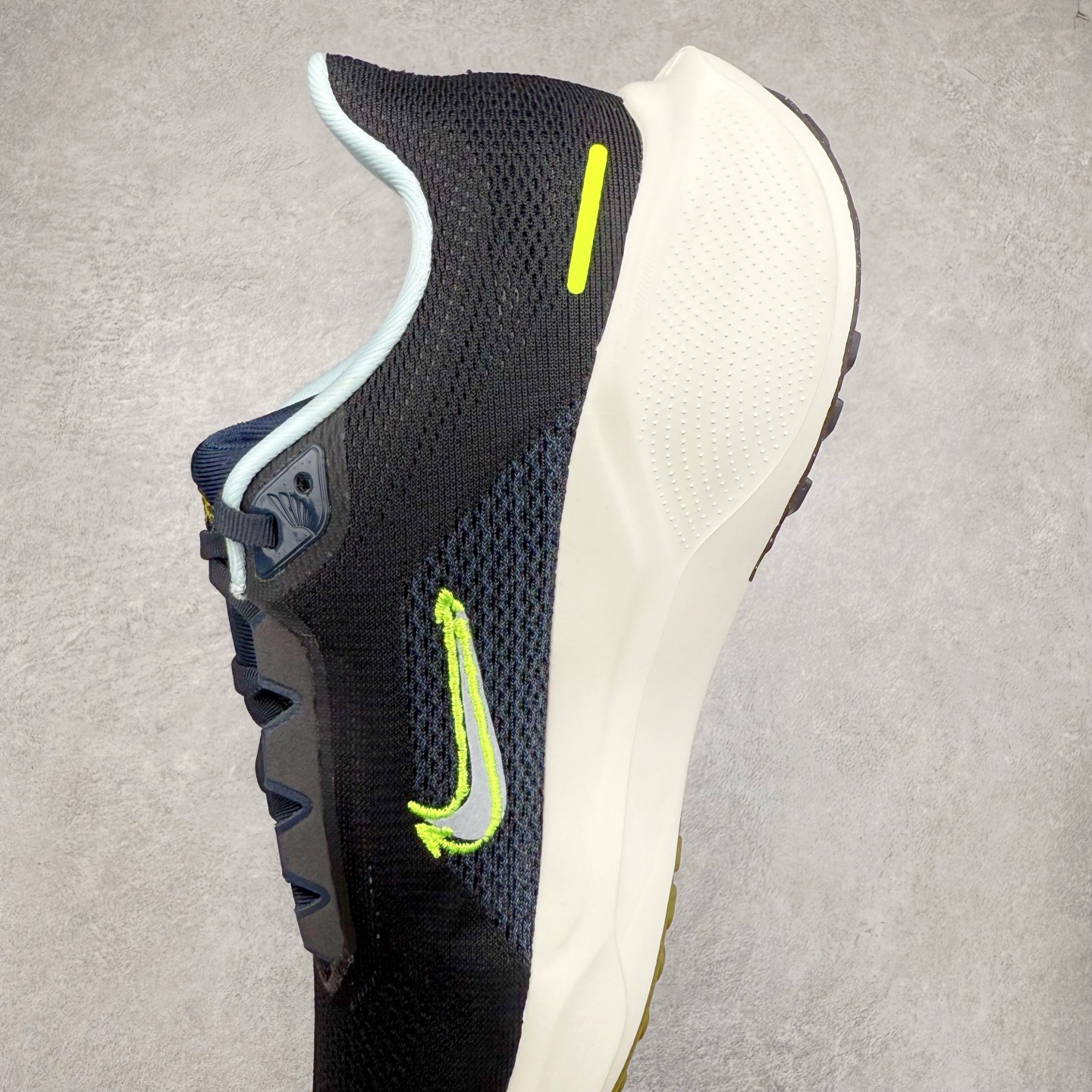 图片[7]-＃TG纯原 NK Zoom Pegasus 飞马41代马拉松系列网面透气缓震疾速跑鞋 独家渠道 市面未流通批次 奥莱直播间499 599一样的东西 碾压市面现存所有版本 公司一样的东西 超值回馈 帮你省钱 拥有 Zoom Air 一如既往的稳定感和流畅感 鞋面采用工程网眼设计 为特定高热区域营造出色透气性 进一步增加鞋面的穿孔数量 让足部能够快速散热 中足搭配 Flywire 飞线 在高速运动时营造舒适稳定的贴合感 内置Zoon气垫加持 动力十足 尺码：36 36.5 37.5 38 38.5 39 40 40.5 41 42 42.5 43 44 44.5 45-选品中心