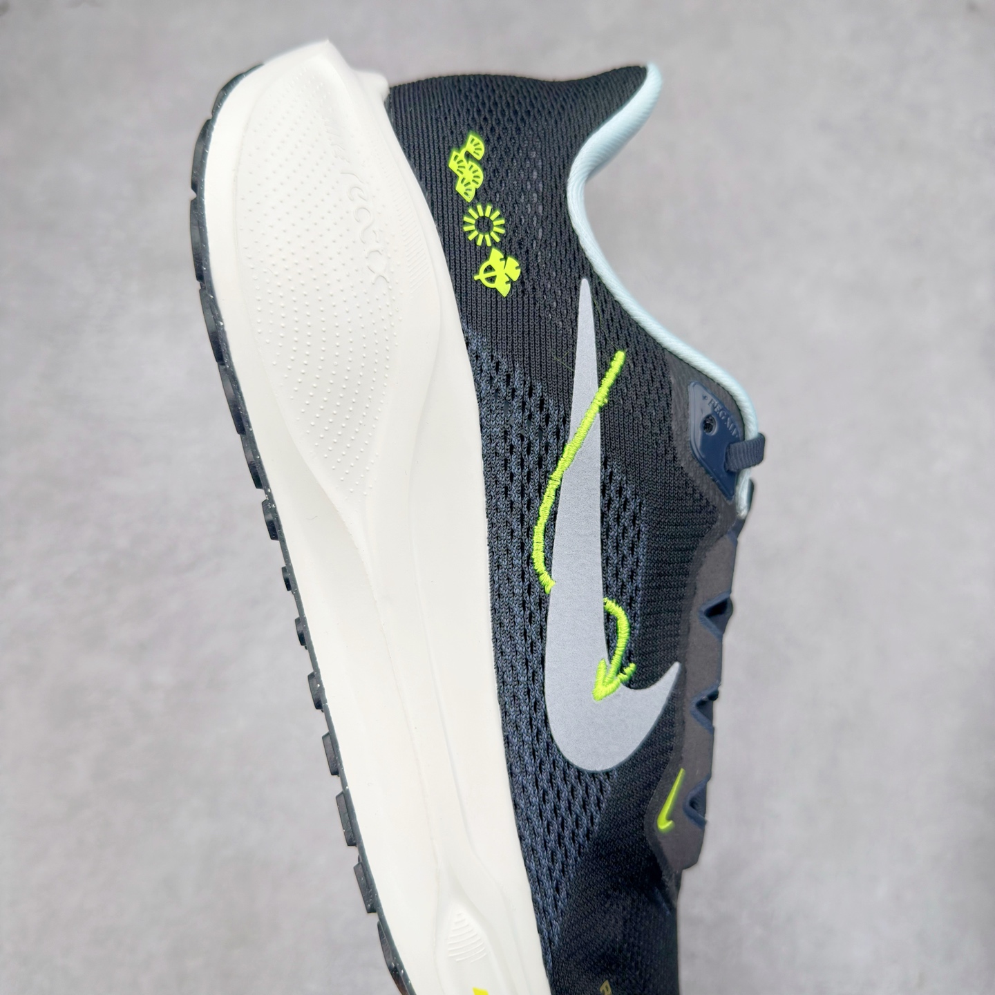 图片[6]-＃TG纯原 NK Zoom Pegasus 飞马41代马拉松系列网面透气缓震疾速跑鞋 独家渠道 市面未流通批次 奥莱直播间499 599一样的东西 碾压市面现存所有版本 公司一样的东西 超值回馈 帮你省钱 拥有 Zoom Air 一如既往的稳定感和流畅感 鞋面采用工程网眼设计 为特定高热区域营造出色透气性 进一步增加鞋面的穿孔数量 让足部能够快速散热 中足搭配 Flywire 飞线 在高速运动时营造舒适稳定的贴合感 内置Zoon气垫加持 动力十足 尺码：36 36.5 37.5 38 38.5 39 40 40.5 41 42 42.5 43 44 44.5 45-选品中心