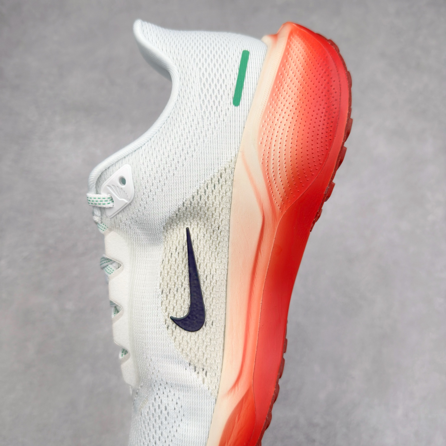 图片[7]-＃TG纯原 NK Zoom Pegasus 飞马41代马拉松系列网面透气缓震疾速跑鞋 独家渠道 市面未流通批次 奥莱直播间499 599一样的东西 碾压市面现存所有版本 公司一样的东西 超值回馈 帮你省钱 拥有 Zoom Air 一如既往的稳定感和流畅感 鞋面采用工程网眼设计 为特定高热区域营造出色透气性 进一步增加鞋面的穿孔数量 让足部能够快速散热 中足搭配 Flywire 飞线 在高速运动时营造舒适稳定的贴合感 内置Zoon气垫加持 动力十足 尺码：36 36.5 37.5 38 38.5 39 40 40.5 41 42 42.5 43 44 44.5 45-选品中心