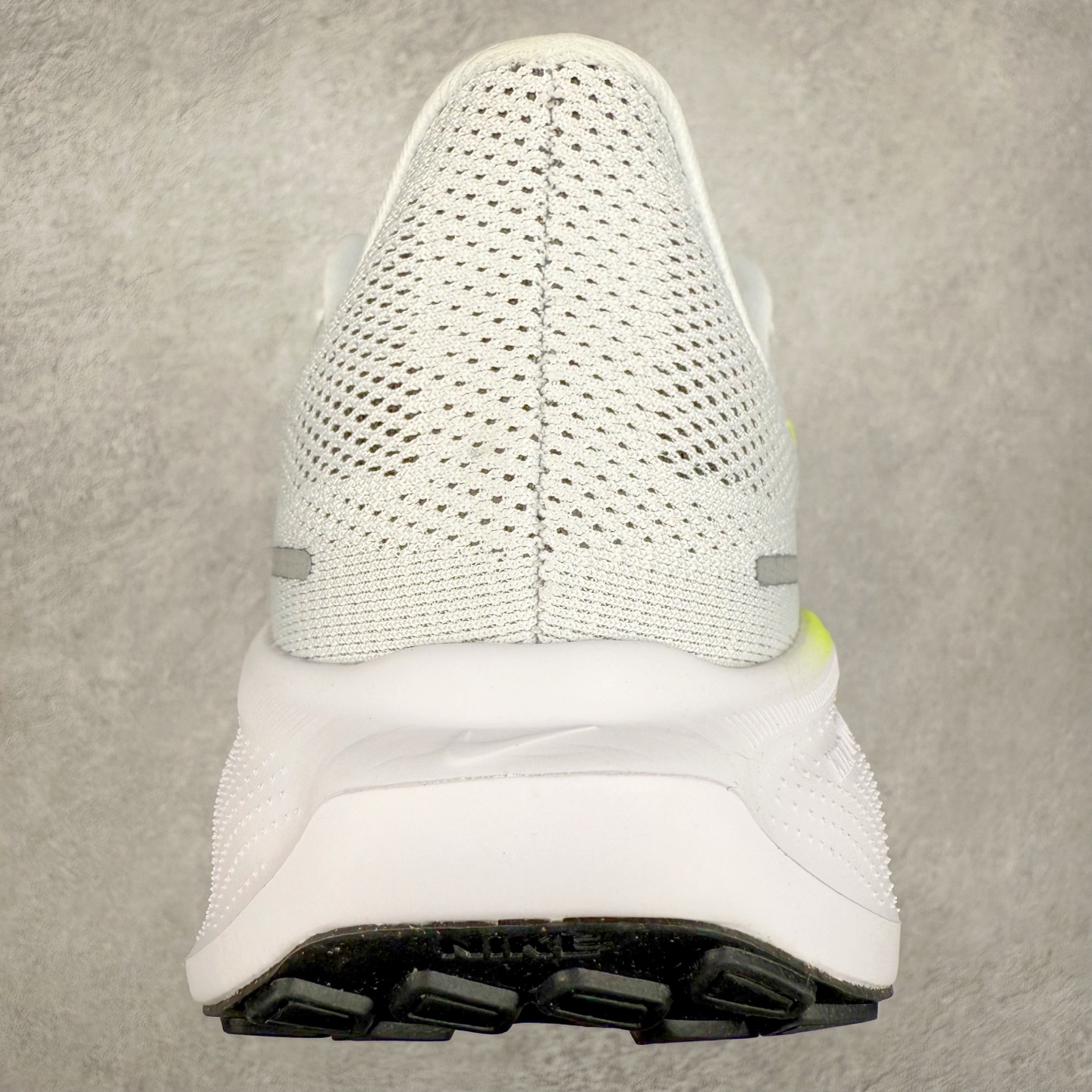 图片[8]-＃TG纯原 NK Zoom Pegasus 飞马41代马拉松系列网面透气缓震疾速跑鞋 独家渠道 市面未流通批次 奥莱直播间499 599一样的东西 碾压市面现存所有版本 公司一样的东西 超值回馈 帮你省钱 拥有 Zoom Air 一如既往的稳定感和流畅感 鞋面采用工程网眼设计 为特定高热区域营造出色透气性 进一步增加鞋面的穿孔数量 让足部能够快速散热 中足搭配 Flywire 飞线 在高速运动时营造舒适稳定的贴合感 内置Zoon气垫加持 动力十足 尺码：36 36.5 37.5 38 38.5 39 40 40.5 41 42 42.5 43 44 44.5 45-选品中心