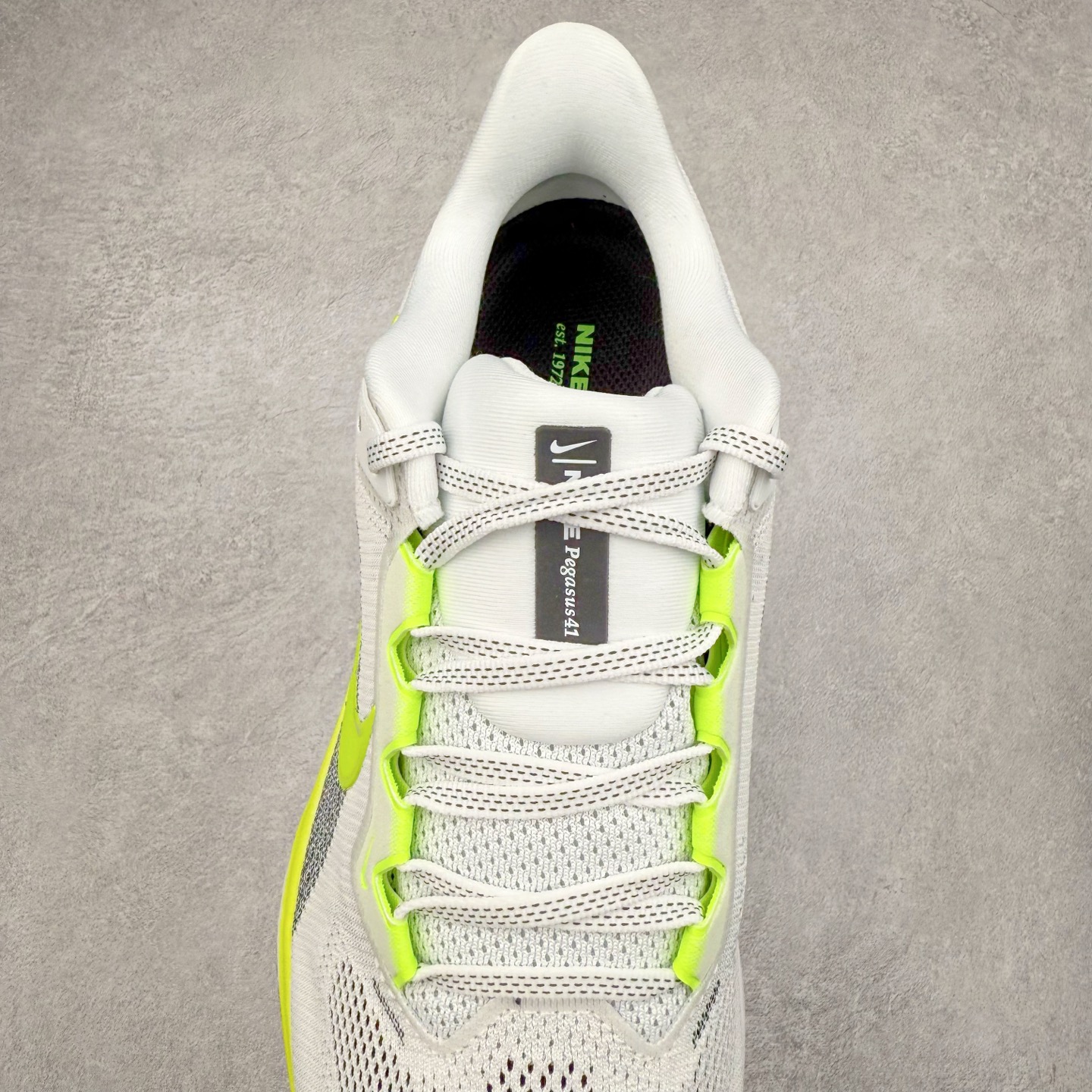 图片[5]-＃TG纯原 NK Zoom Pegasus 飞马41代马拉松系列网面透气缓震疾速跑鞋 独家渠道 市面未流通批次 奥莱直播间499 599一样的东西 碾压市面现存所有版本 公司一样的东西 超值回馈 帮你省钱 拥有 Zoom Air 一如既往的稳定感和流畅感 鞋面采用工程网眼设计 为特定高热区域营造出色透气性 进一步增加鞋面的穿孔数量 让足部能够快速散热 中足搭配 Flywire 飞线 在高速运动时营造舒适稳定的贴合感 内置Zoon气垫加持 动力十足 尺码：36 36.5 37.5 38 38.5 39 40 40.5 41 42 42.5 43 44 44.5 45-选品中心