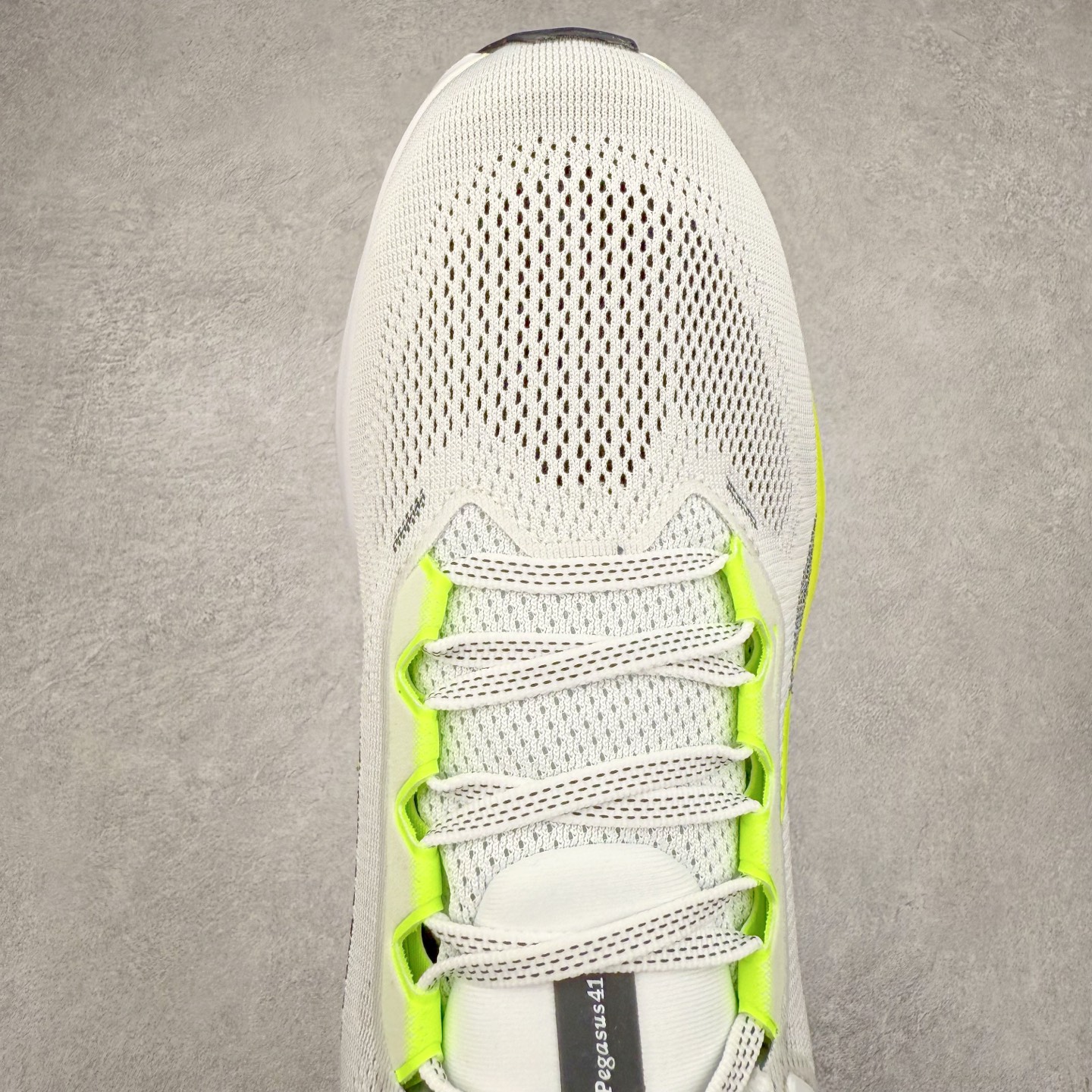 图片[4]-＃TG纯原 NK Zoom Pegasus 飞马41代马拉松系列网面透气缓震疾速跑鞋 独家渠道 市面未流通批次 奥莱直播间499 599一样的东西 碾压市面现存所有版本 公司一样的东西 超值回馈 帮你省钱 拥有 Zoom Air 一如既往的稳定感和流畅感 鞋面采用工程网眼设计 为特定高热区域营造出色透气性 进一步增加鞋面的穿孔数量 让足部能够快速散热 中足搭配 Flywire 飞线 在高速运动时营造舒适稳定的贴合感 内置Zoon气垫加持 动力十足 尺码：36 36.5 37.5 38 38.5 39 40 40.5 41 42 42.5 43 44 44.5 45-选品中心