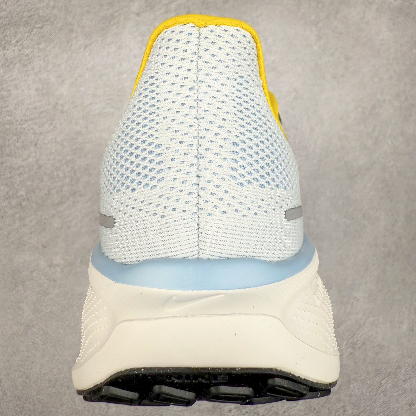 图片[8]-＃TG纯原 NK Zoom Pegasus 飞马41代马拉松系列网面透气缓震疾速跑鞋 独家渠道 市面未流通批次 奥莱直播间499 599一样的东西 碾压市面现存所有版本 公司一样的东西 超值回馈 帮你省钱 拥有 Zoom Air 一如既往的稳定感和流畅感 鞋面采用工程网眼设计 为特定高热区域营造出色透气性 进一步增加鞋面的穿孔数量 让足部能够快速散热 中足搭配 Flywire 飞线 在高速运动时营造舒适稳定的贴合感 内置Zoon气垫加持 动力十足 尺码：36 36.5 37.5 38 38.5 39 40 40.5 41 42 42.5 43 44 44.5 45-选品中心