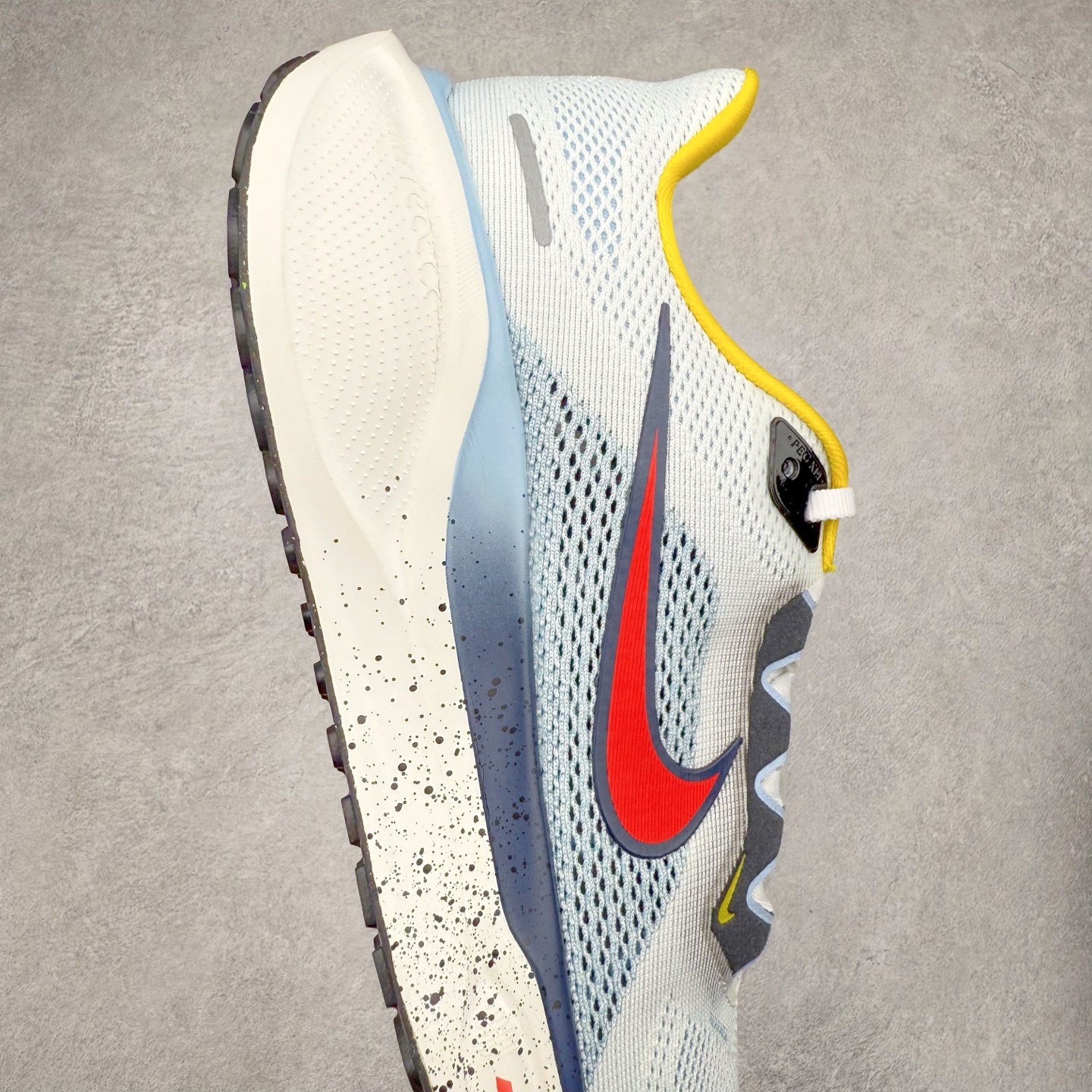 图片[6]-＃TG纯原 NK Zoom Pegasus 飞马41代马拉松系列网面透气缓震疾速跑鞋 独家渠道 市面未流通批次 奥莱直播间499 599一样的东西 碾压市面现存所有版本 公司一样的东西 超值回馈 帮你省钱 拥有 Zoom Air 一如既往的稳定感和流畅感 鞋面采用工程网眼设计 为特定高热区域营造出色透气性 进一步增加鞋面的穿孔数量 让足部能够快速散热 中足搭配 Flywire 飞线 在高速运动时营造舒适稳定的贴合感 内置Zoon气垫加持 动力十足 尺码：36 36.5 37.5 38 38.5 39 40 40.5 41 42 42.5 43 44 44.5 45-选品中心