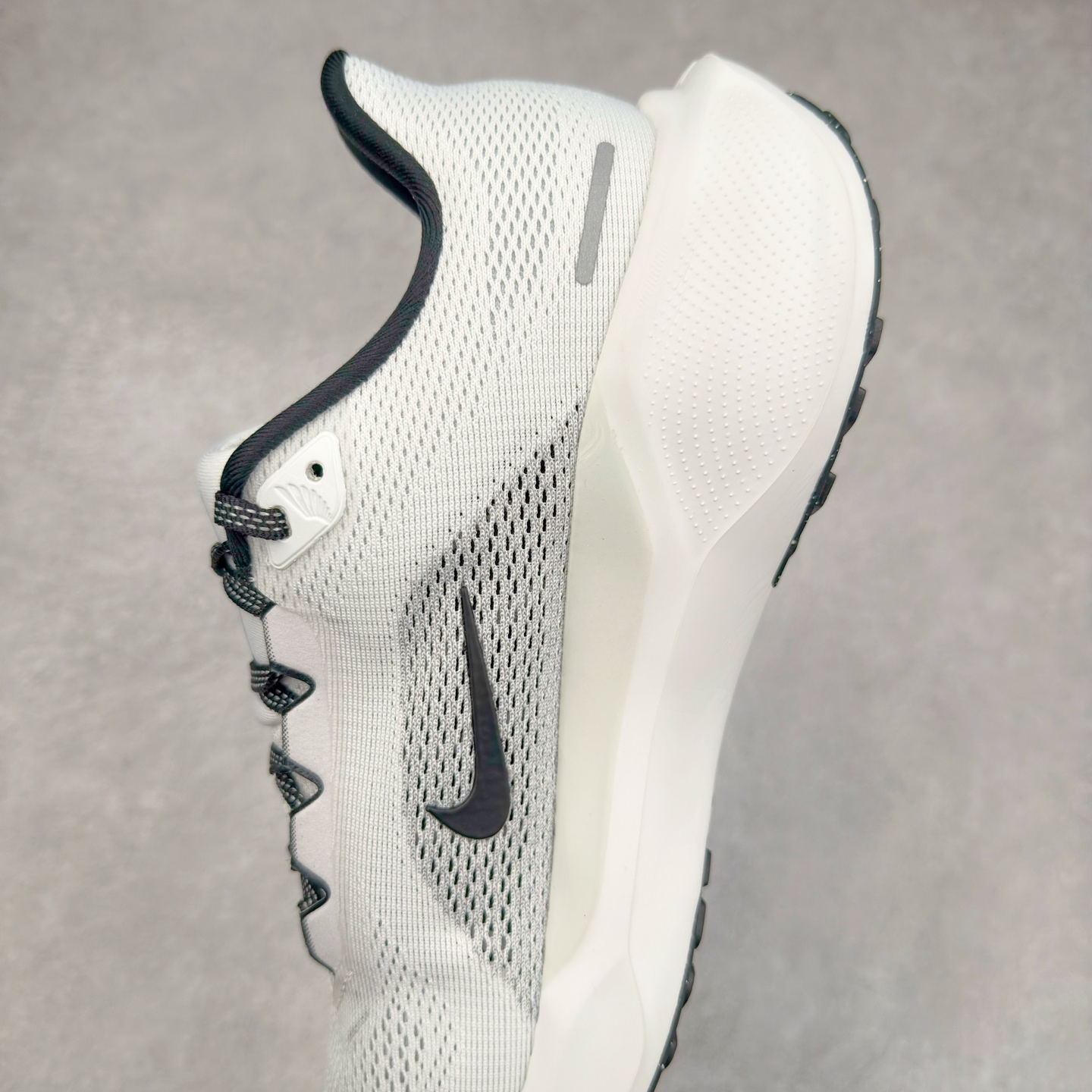 图片[7]-＃TG纯原 NK Zoom Pegasus 飞马41代马拉松系列网面透气缓震疾速跑鞋 独家渠道 市面未流通批次 奥莱直播间499 599一样的东西 碾压市面现存所有版本 公司一样的东西 超值回馈 帮你省钱 拥有 Zoom Air 一如既往的稳定感和流畅感 鞋面采用工程网眼设计 为特定高热区域营造出色透气性 进一步增加鞋面的穿孔数量 让足部能够快速散热 中足搭配 Flywire 飞线 在高速运动时营造舒适稳定的贴合感 内置Zoon气垫加持 动力十足 尺码：36 36.5 37.5 38 38.5 39 40 40.5 41 42 42.5 43 44 44.5 45-选品中心