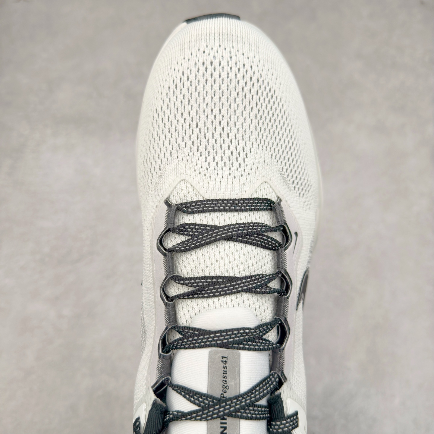 图片[4]-＃TG纯原 NK Zoom Pegasus 飞马41代马拉松系列网面透气缓震疾速跑鞋 独家渠道 市面未流通批次 奥莱直播间499 599一样的东西 碾压市面现存所有版本 公司一样的东西 超值回馈 帮你省钱 拥有 Zoom Air 一如既往的稳定感和流畅感 鞋面采用工程网眼设计 为特定高热区域营造出色透气性 进一步增加鞋面的穿孔数量 让足部能够快速散热 中足搭配 Flywire 飞线 在高速运动时营造舒适稳定的贴合感 内置Zoon气垫加持 动力十足 尺码：36 36.5 37.5 38 38.5 39 40 40.5 41 42 42.5 43 44 44.5 45-选品中心