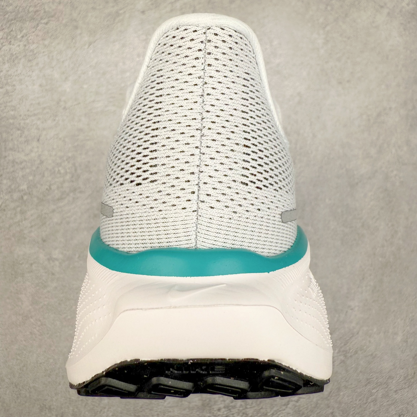 图片[8]-＃TG纯原 NK Zoom Pegasus 飞马41代马拉松系列网面透气缓震疾速跑鞋 独家渠道 市面未流通批次 奥莱直播间499 599一样的东西 碾压市面现存所有版本 公司一样的东西 超值回馈 帮你省钱 拥有 Zoom Air 一如既往的稳定感和流畅感 鞋面采用工程网眼设计 为特定高热区域营造出色透气性 进一步增加鞋面的穿孔数量 让足部能够快速散热 中足搭配 Flywire 飞线 在高速运动时营造舒适稳定的贴合感 内置Zoon气垫加持 动力十足 尺码：36 36.5 37.5 38 38.5 39 40 40.5 41 42 42.5 43 44 44.5 45-选品中心