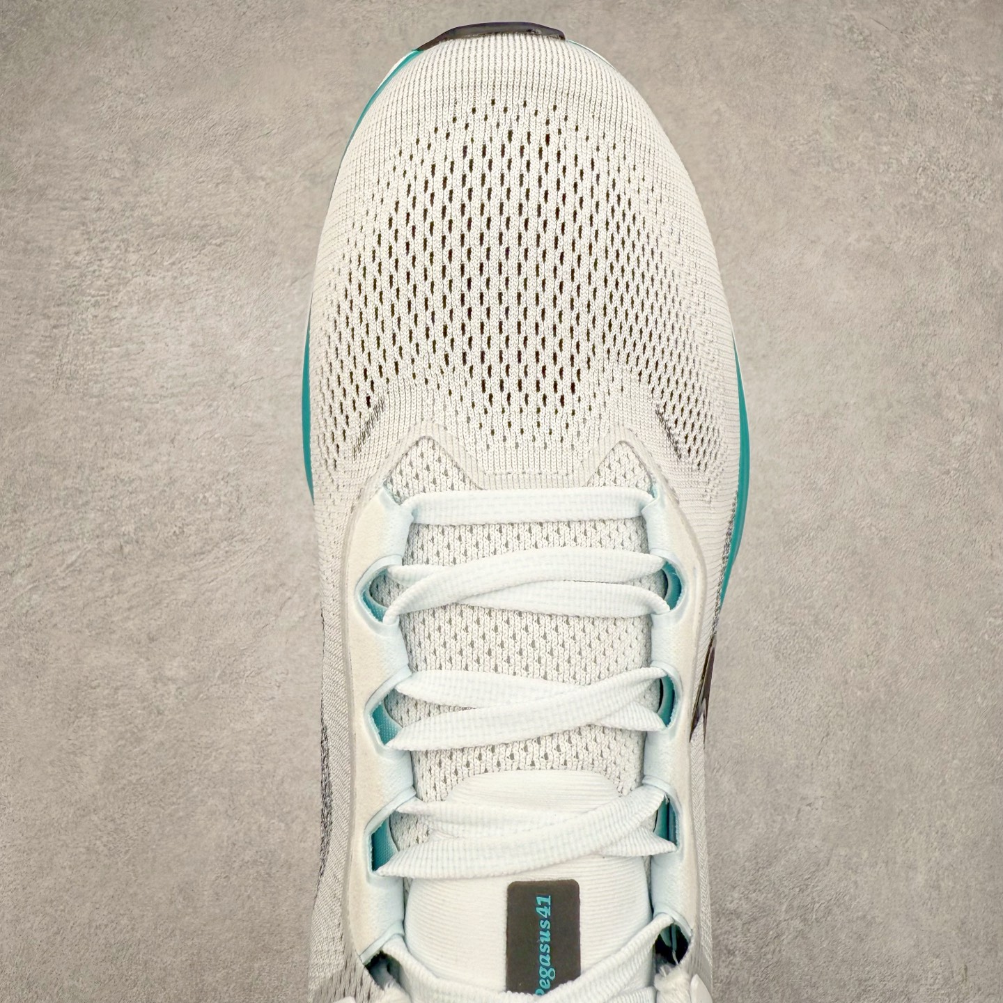 图片[4]-＃TG纯原 NK Zoom Pegasus 飞马41代马拉松系列网面透气缓震疾速跑鞋 独家渠道 市面未流通批次 奥莱直播间499 599一样的东西 碾压市面现存所有版本 公司一样的东西 超值回馈 帮你省钱 拥有 Zoom Air 一如既往的稳定感和流畅感 鞋面采用工程网眼设计 为特定高热区域营造出色透气性 进一步增加鞋面的穿孔数量 让足部能够快速散热 中足搭配 Flywire 飞线 在高速运动时营造舒适稳定的贴合感 内置Zoon气垫加持 动力十足 尺码：36 36.5 37.5 38 38.5 39 40 40.5 41 42 42.5 43 44 44.5 45-选品中心