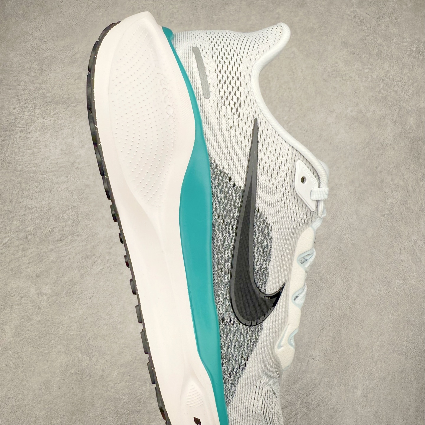 图片[6]-＃TG纯原 NK Zoom Pegasus 飞马41代马拉松系列网面透气缓震疾速跑鞋 独家渠道 市面未流通批次 奥莱直播间499 599一样的东西 碾压市面现存所有版本 公司一样的东西 超值回馈 帮你省钱 拥有 Zoom Air 一如既往的稳定感和流畅感 鞋面采用工程网眼设计 为特定高热区域营造出色透气性 进一步增加鞋面的穿孔数量 让足部能够快速散热 中足搭配 Flywire 飞线 在高速运动时营造舒适稳定的贴合感 内置Zoon气垫加持 动力十足 尺码：36 36.5 37.5 38 38.5 39 40 40.5 41 42 42.5 43 44 44.5 45-选品中心