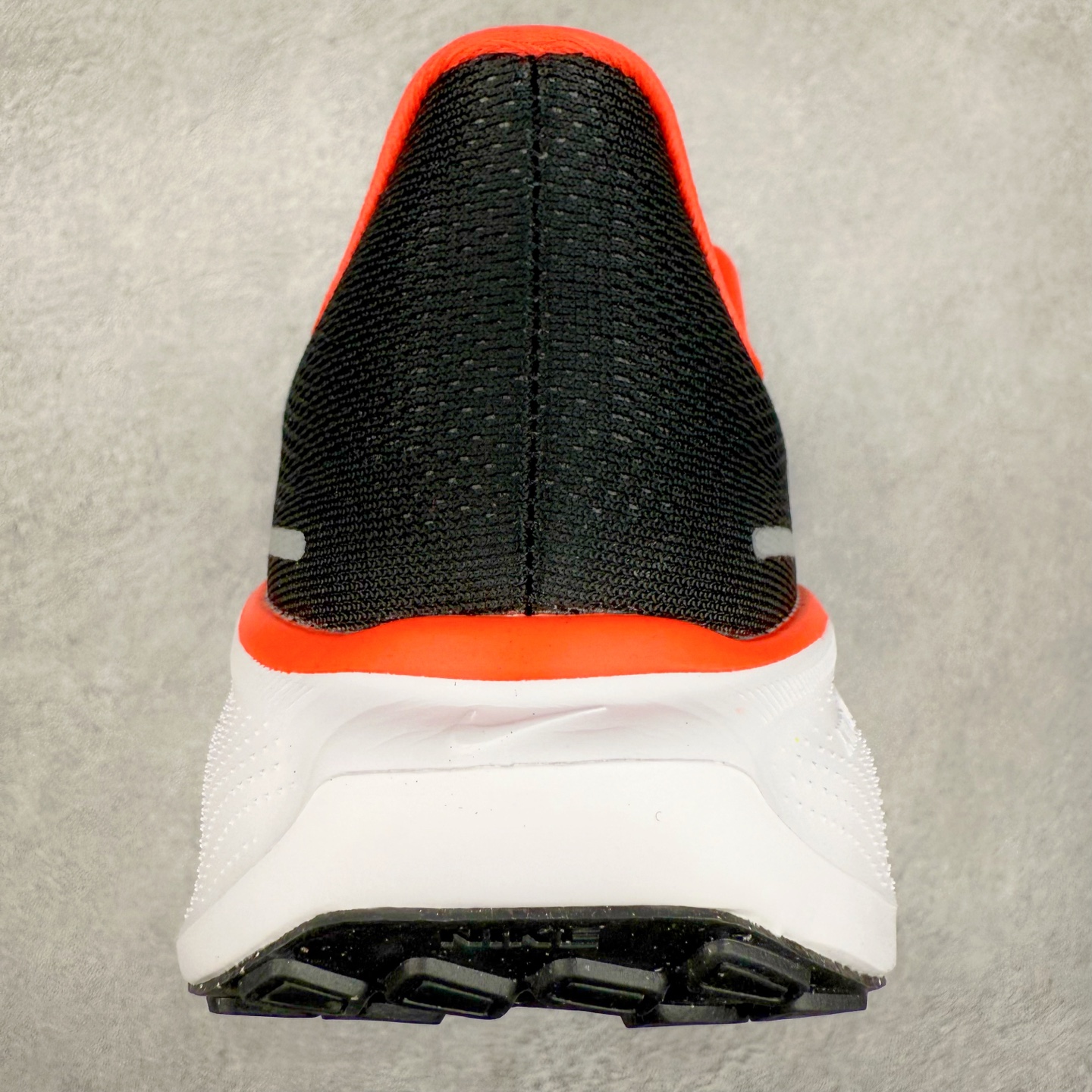 图片[8]-＃TG纯原 NK Zoom Pegasus 飞马41代马拉松系列网面透气缓震疾速跑鞋 独家渠道 市面未流通批次 奥莱直播间499 599一样的东西 碾压市面现存所有版本 公司一样的东西 超值回馈 帮你省钱 拥有 Zoom Air 一如既往的稳定感和流畅感 鞋面采用工程网眼设计 为特定高热区域营造出色透气性 进一步增加鞋面的穿孔数量 让足部能够快速散热 中足搭配 Flywire 飞线 在高速运动时营造舒适稳定的贴合感 内置Zoon气垫加持 动力十足 尺码：36 36.5 37.5 38 38.5 39 40 40.5 41 42 42.5 43 44 44.5 45-选品中心