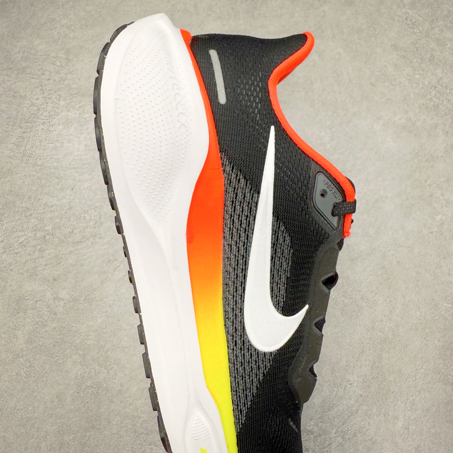 图片[6]-＃TG纯原 NK Zoom Pegasus 飞马41代马拉松系列网面透气缓震疾速跑鞋 独家渠道 市面未流通批次 奥莱直播间499 599一样的东西 碾压市面现存所有版本 公司一样的东西 超值回馈 帮你省钱 拥有 Zoom Air 一如既往的稳定感和流畅感 鞋面采用工程网眼设计 为特定高热区域营造出色透气性 进一步增加鞋面的穿孔数量 让足部能够快速散热 中足搭配 Flywire 飞线 在高速运动时营造舒适稳定的贴合感 内置Zoon气垫加持 动力十足 尺码：36 36.5 37.5 38 38.5 39 40 40.5 41 42 42.5 43 44 44.5 45-选品中心