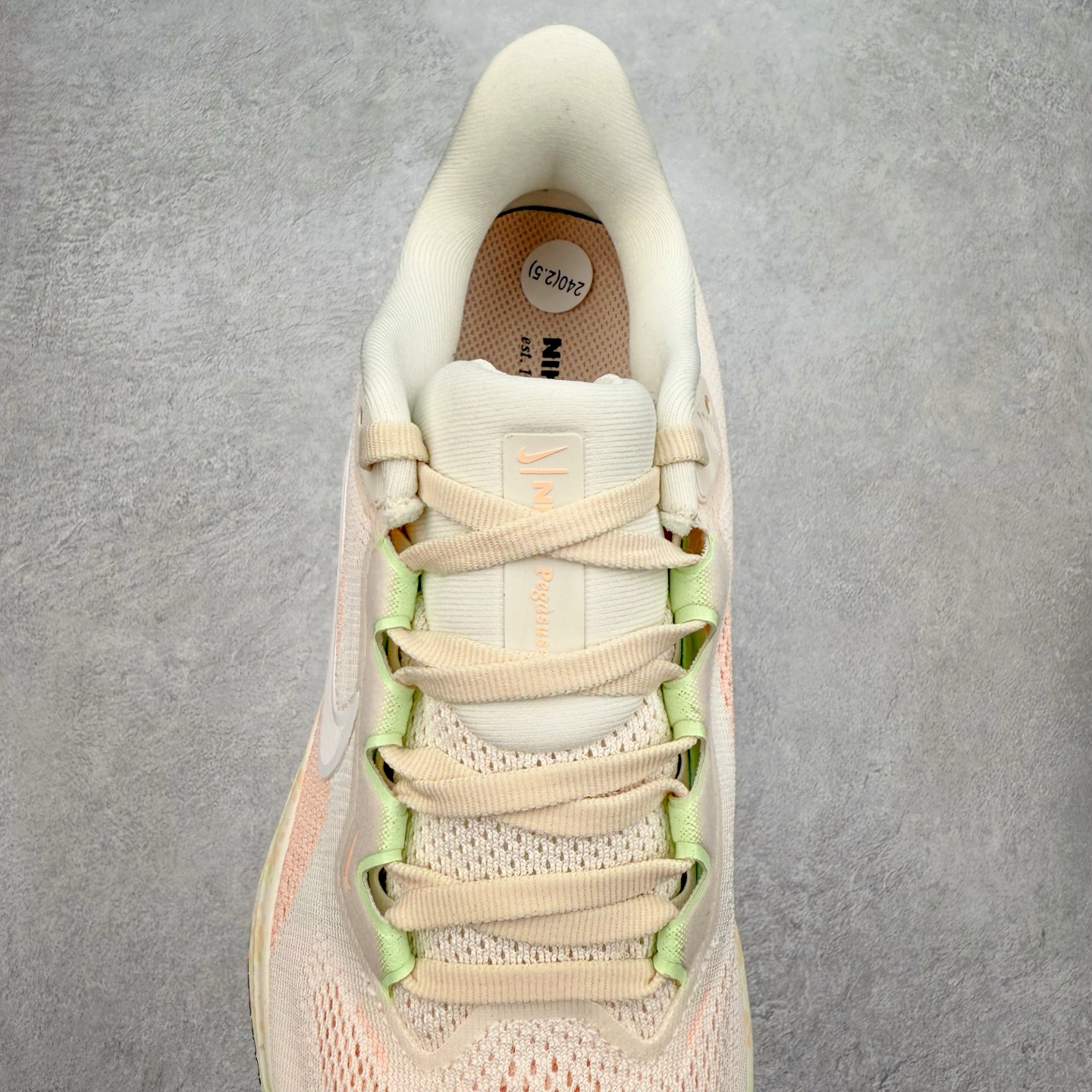 图片[5]-＃TG纯原 NK Zoom Pegasus 飞马41代马拉松系列网面透气缓震疾速跑鞋 独家渠道 市面未流通批次 奥莱直播间499 599一样的东西 碾压市面现存所有版本 公司一样的东西 超值回馈 帮你省钱 拥有 Zoom Air 一如既往的稳定感和流畅感 鞋面采用工程网眼设计 为特定高热区域营造出色透气性 进一步增加鞋面的穿孔数量 让足部能够快速散热 中足搭配 Flywire 飞线 在高速运动时营造舒适稳定的贴合感 内置Zoon气垫加持 动力十足 尺码：36 36.5 37.5 38 38.5 39 40 40.5 41 42 42.5 43 44 44.5 45-选品中心