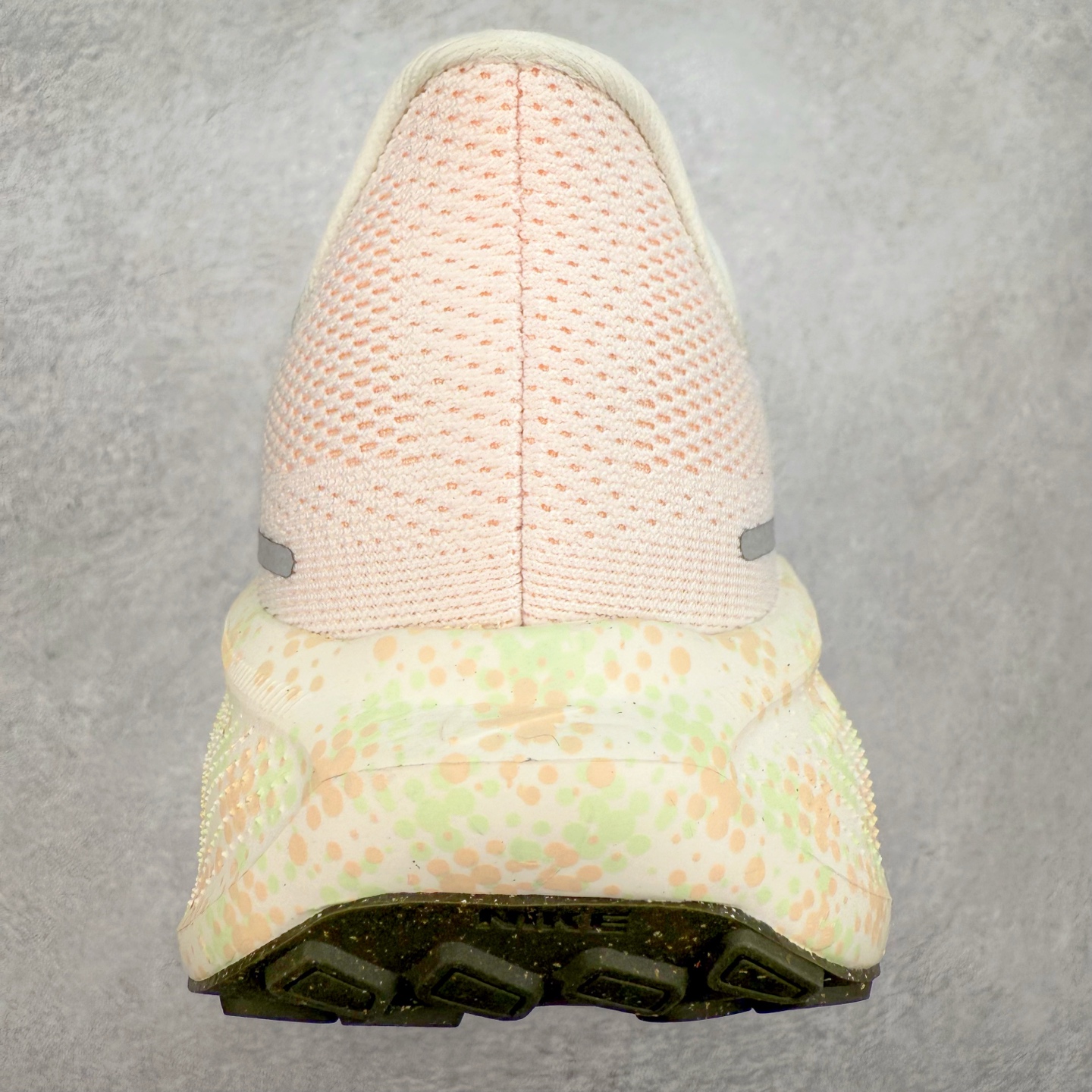 图片[8]-＃TG纯原 NK Zoom Pegasus 飞马41代马拉松系列网面透气缓震疾速跑鞋 独家渠道 市面未流通批次 奥莱直播间499 599一样的东西 碾压市面现存所有版本 公司一样的东西 超值回馈 帮你省钱 拥有 Zoom Air 一如既往的稳定感和流畅感 鞋面采用工程网眼设计 为特定高热区域营造出色透气性 进一步增加鞋面的穿孔数量 让足部能够快速散热 中足搭配 Flywire 飞线 在高速运动时营造舒适稳定的贴合感 内置Zoon气垫加持 动力十足 尺码：36 36.5 37.5 38 38.5 39 40 40.5 41 42 42.5 43 44 44.5 45-选品中心