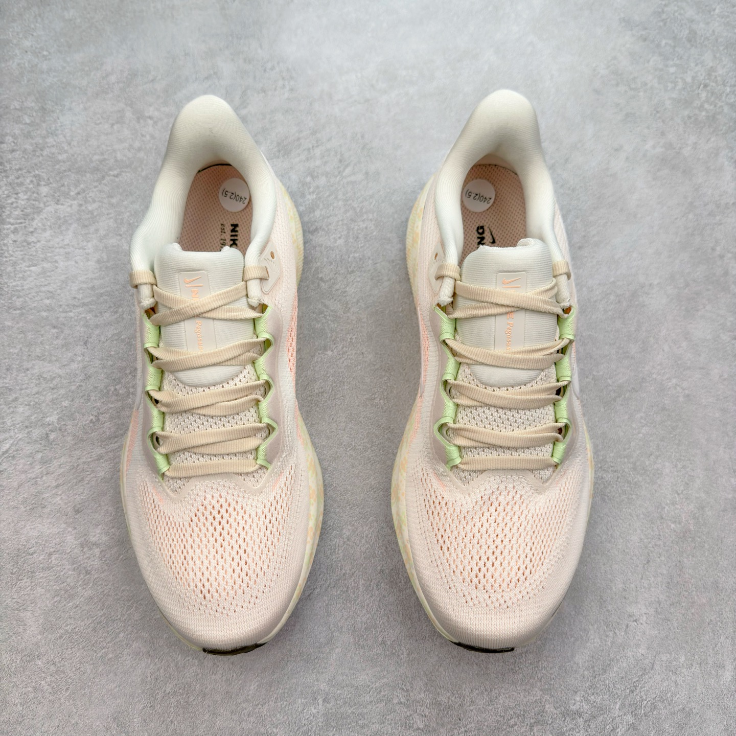 图片[2]-＃TG纯原 NK Zoom Pegasus 飞马41代马拉松系列网面透气缓震疾速跑鞋 独家渠道 市面未流通批次 奥莱直播间499 599一样的东西 碾压市面现存所有版本 公司一样的东西 超值回馈 帮你省钱 拥有 Zoom Air 一如既往的稳定感和流畅感 鞋面采用工程网眼设计 为特定高热区域营造出色透气性 进一步增加鞋面的穿孔数量 让足部能够快速散热 中足搭配 Flywire 飞线 在高速运动时营造舒适稳定的贴合感 内置Zoon气垫加持 动力十足 尺码：36 36.5 37.5 38 38.5 39 40 40.5 41 42 42.5 43 44 44.5 45-选品中心