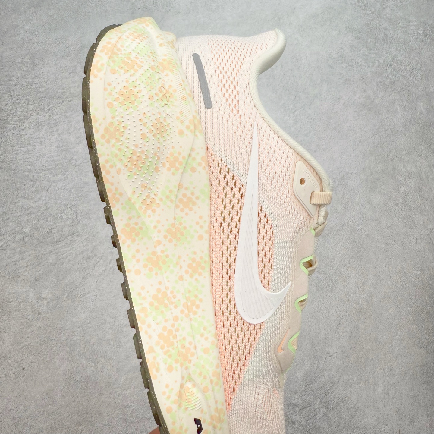 图片[6]-＃TG纯原 NK Zoom Pegasus 飞马41代马拉松系列网面透气缓震疾速跑鞋 独家渠道 市面未流通批次 奥莱直播间499 599一样的东西 碾压市面现存所有版本 公司一样的东西 超值回馈 帮你省钱 拥有 Zoom Air 一如既往的稳定感和流畅感 鞋面采用工程网眼设计 为特定高热区域营造出色透气性 进一步增加鞋面的穿孔数量 让足部能够快速散热 中足搭配 Flywire 飞线 在高速运动时营造舒适稳定的贴合感 内置Zoon气垫加持 动力十足 尺码：36 36.5 37.5 38 38.5 39 40 40.5 41 42 42.5 43 44 44.5 45-选品中心